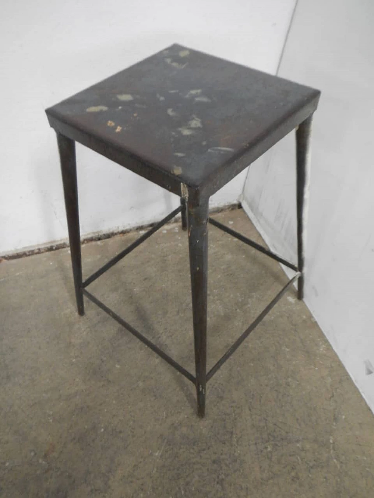 Sgabello da officina in ferro, anni '70 6