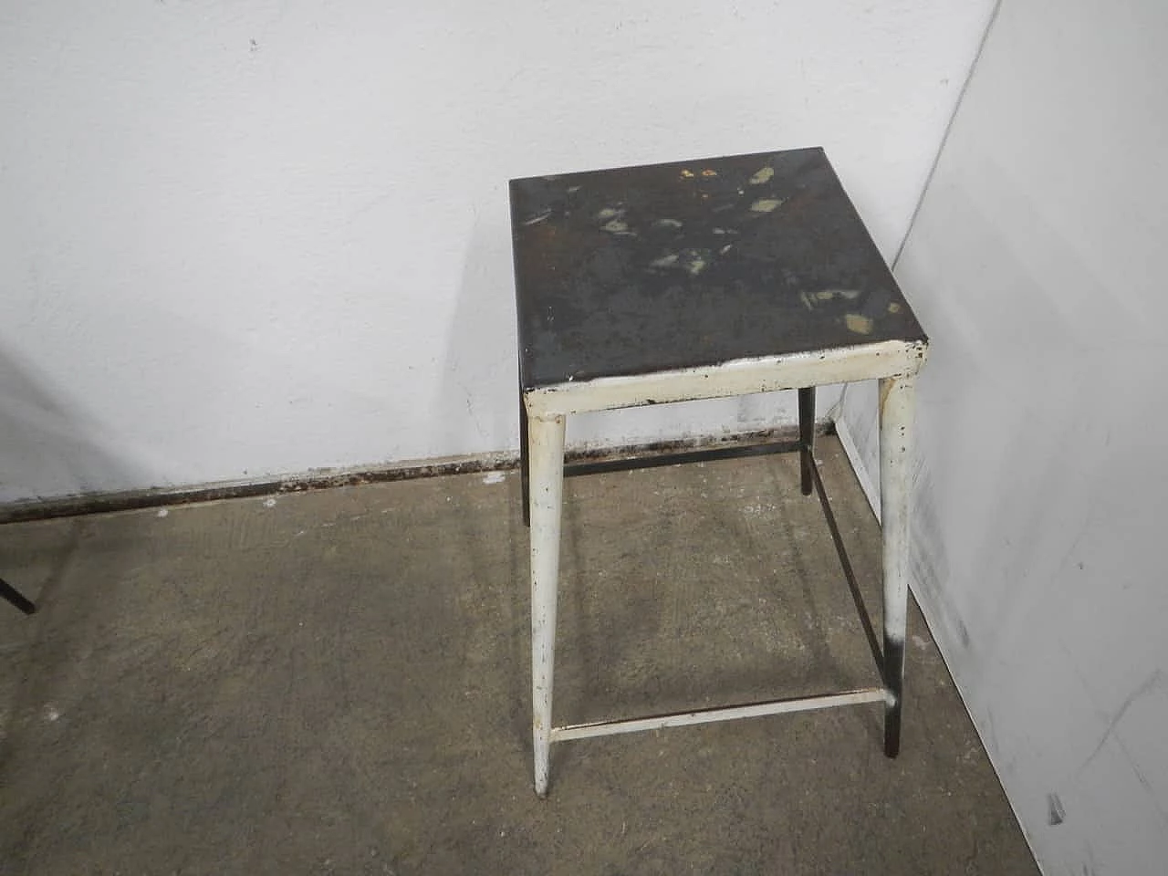 Sgabello da officina in ferro, anni '70 8
