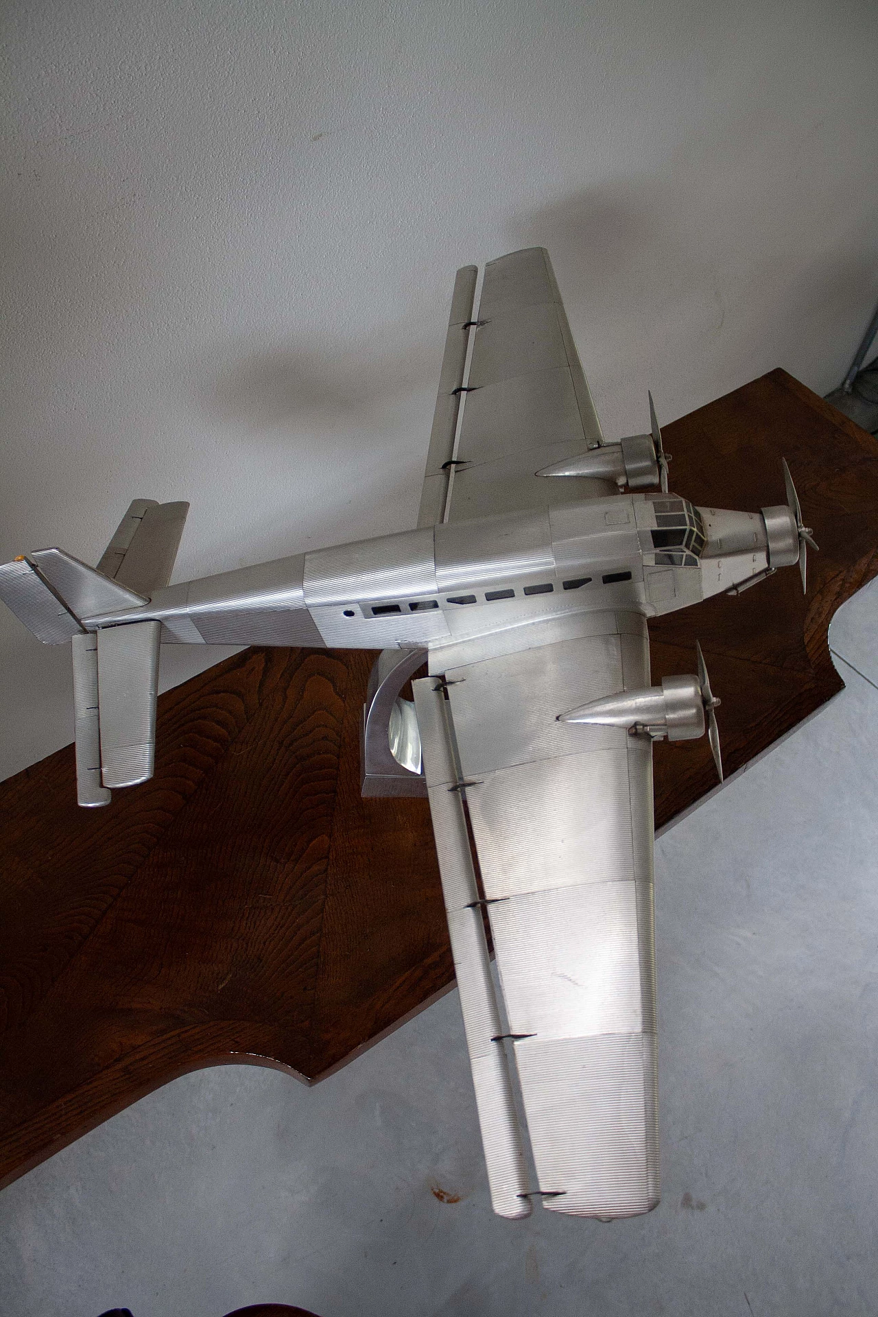 Aluminium aeroplane toy, 1970s 10