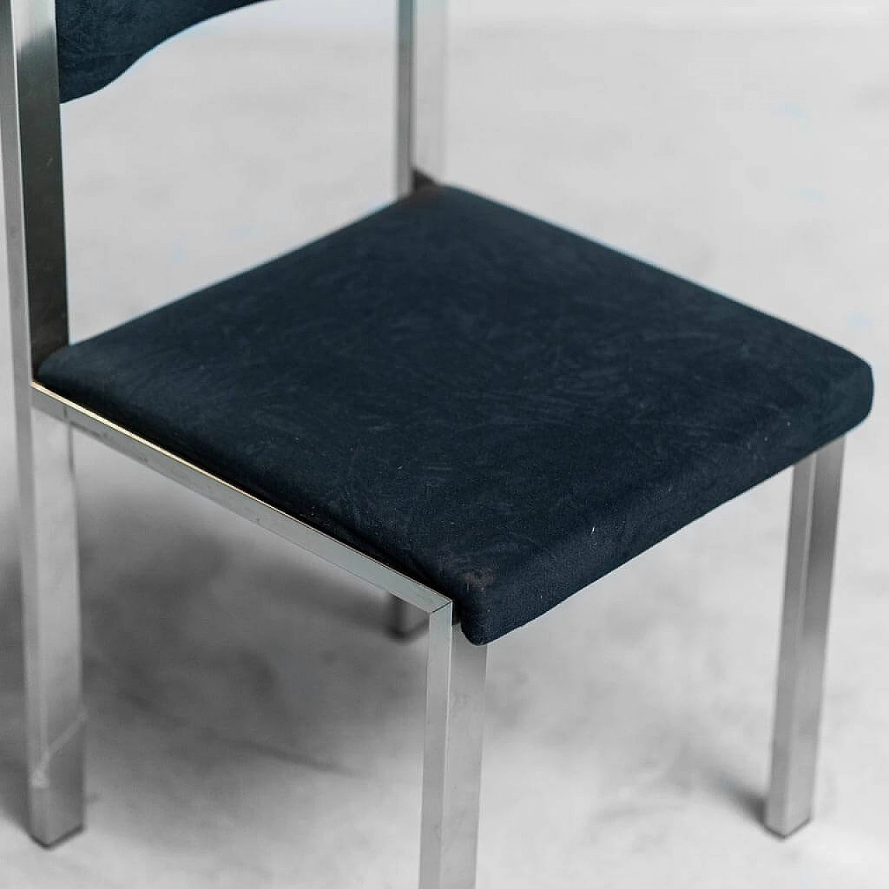 Coppia di sedie in metallo cromato e tessuto, anni '70 3