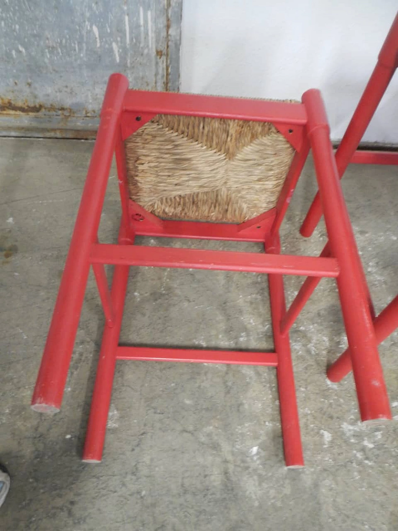 4 Wooden stools with straw seat, 1980s 3