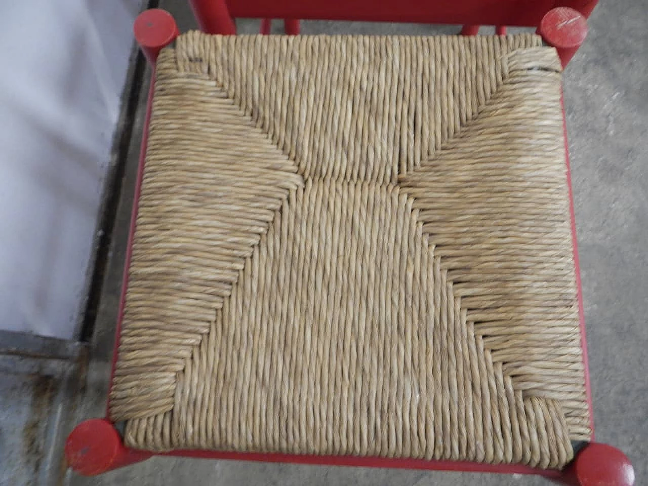 4 Wooden stools with straw seat, 1980s 6