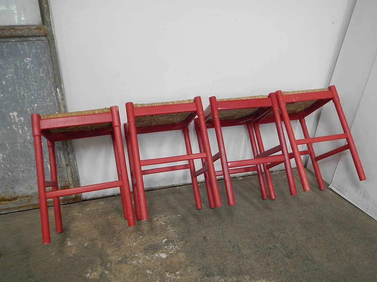 4 Wooden stools with straw seat, 1980s 8