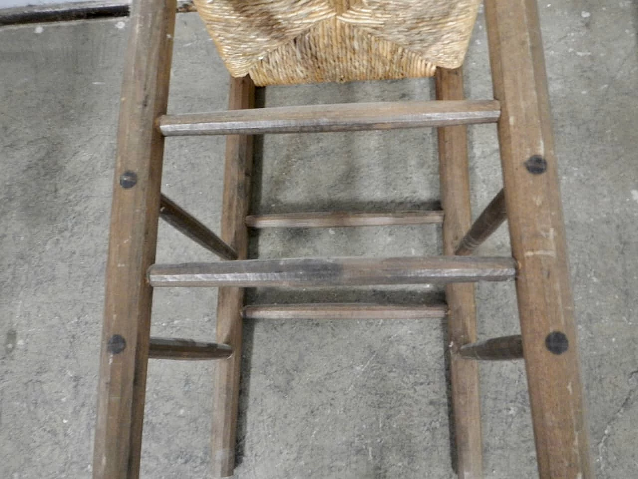 Sgabello in legno e seduta in paglia, anni '60 4