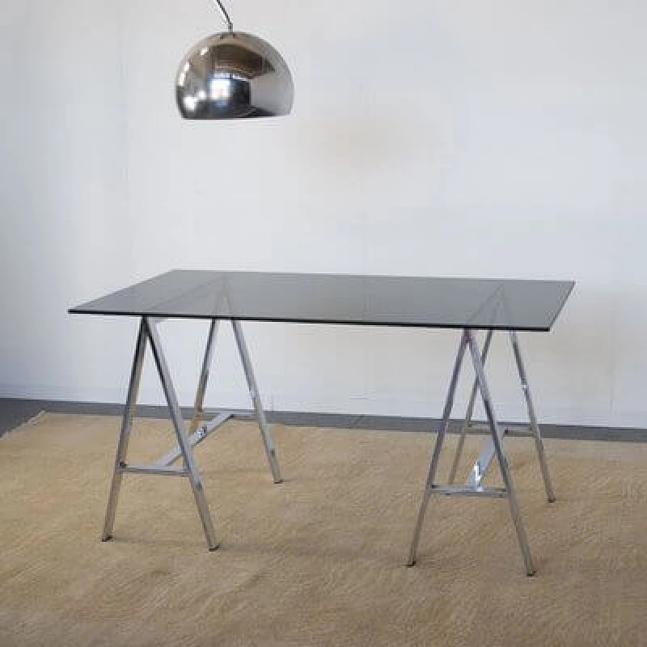 Scrivania in acciaio cromato con ripiano in cristallo, anni '70 6