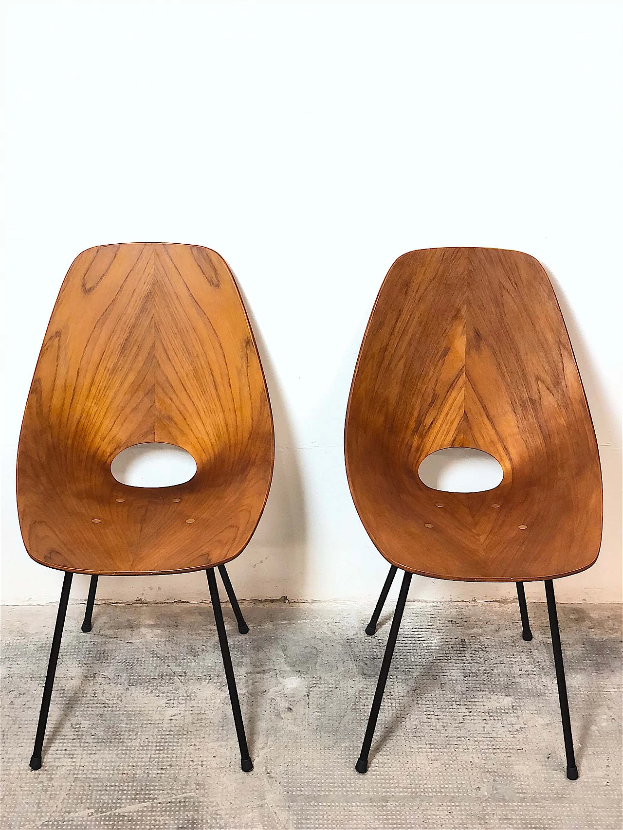 Pair of curved plywood chairs by Vittorio Nobili, 1950s 4