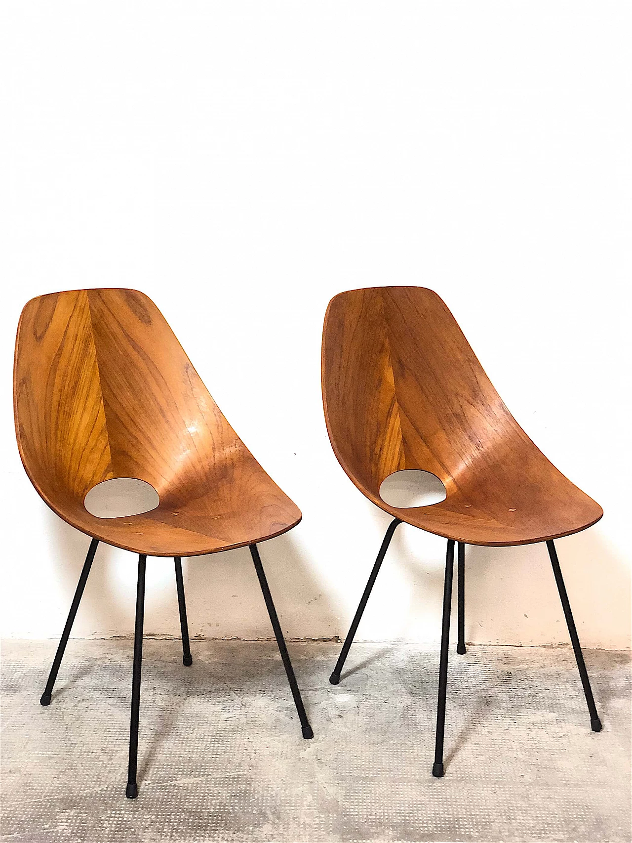 Pair of curved plywood chairs by Vittorio Nobili, 1950s 5