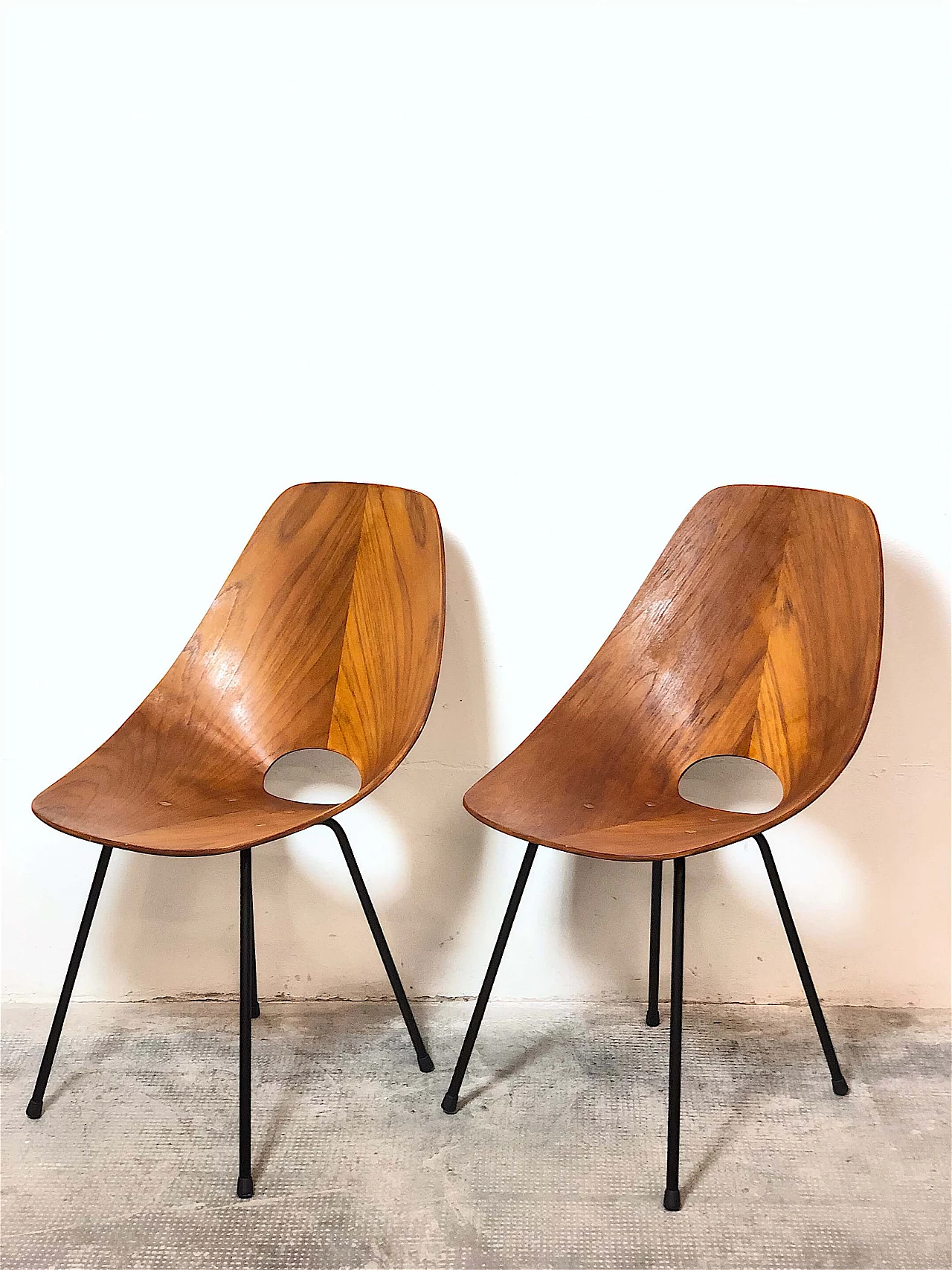 Pair of curved plywood chairs by Vittorio Nobili, 1950s 6