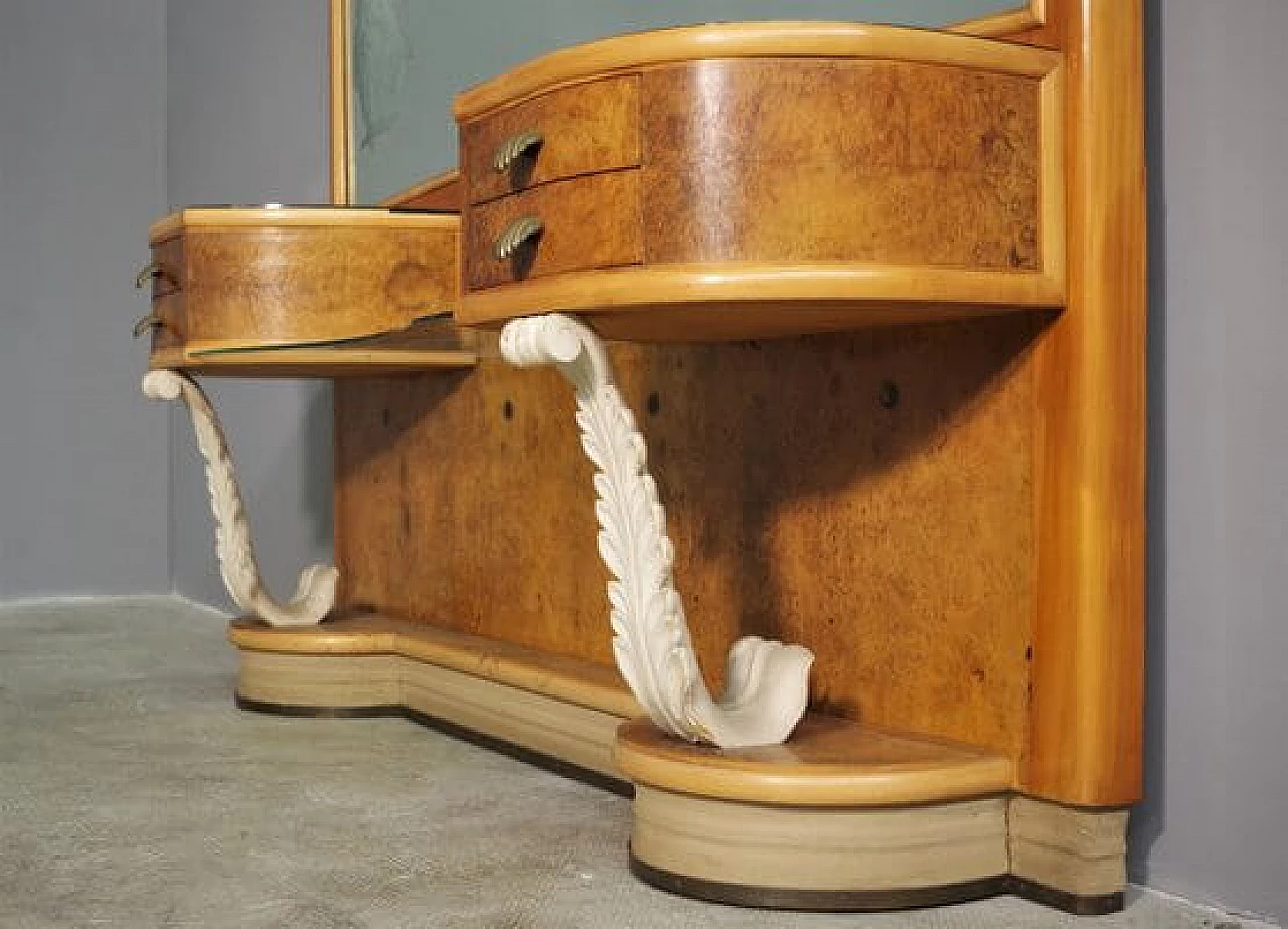 Consolle in legno con specchio decorato e tavolini, anni '50 17