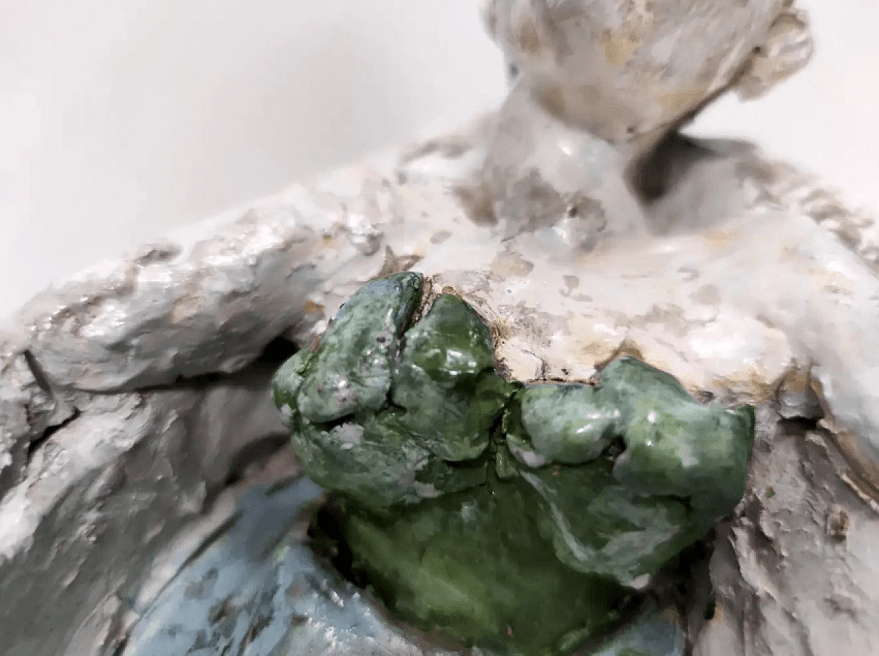 Sirena nella vasca da bagno, scultura in terracotta laccata, anni '80 2