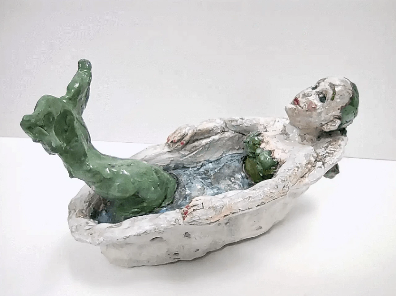 Sirena nella vasca da bagno, scultura in terracotta laccata, anni '80 6