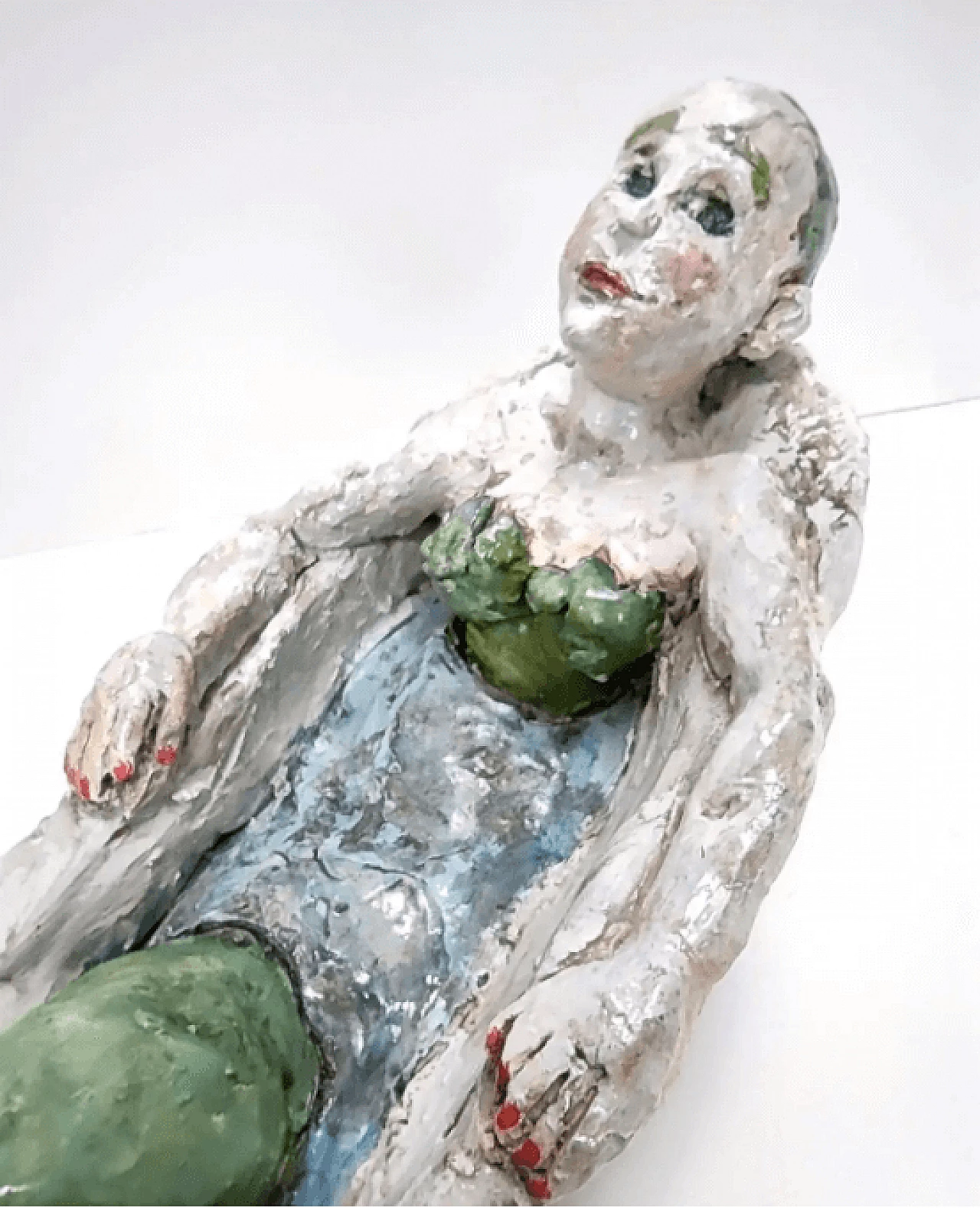 Sirena nella vasca da bagno, scultura in terracotta laccata, anni '80 7