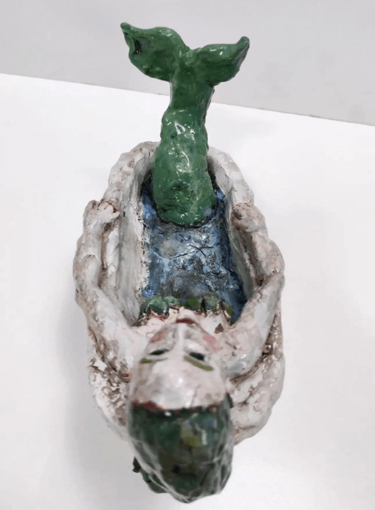 Sirena nella vasca da bagno, scultura in terracotta laccata, anni '80 15