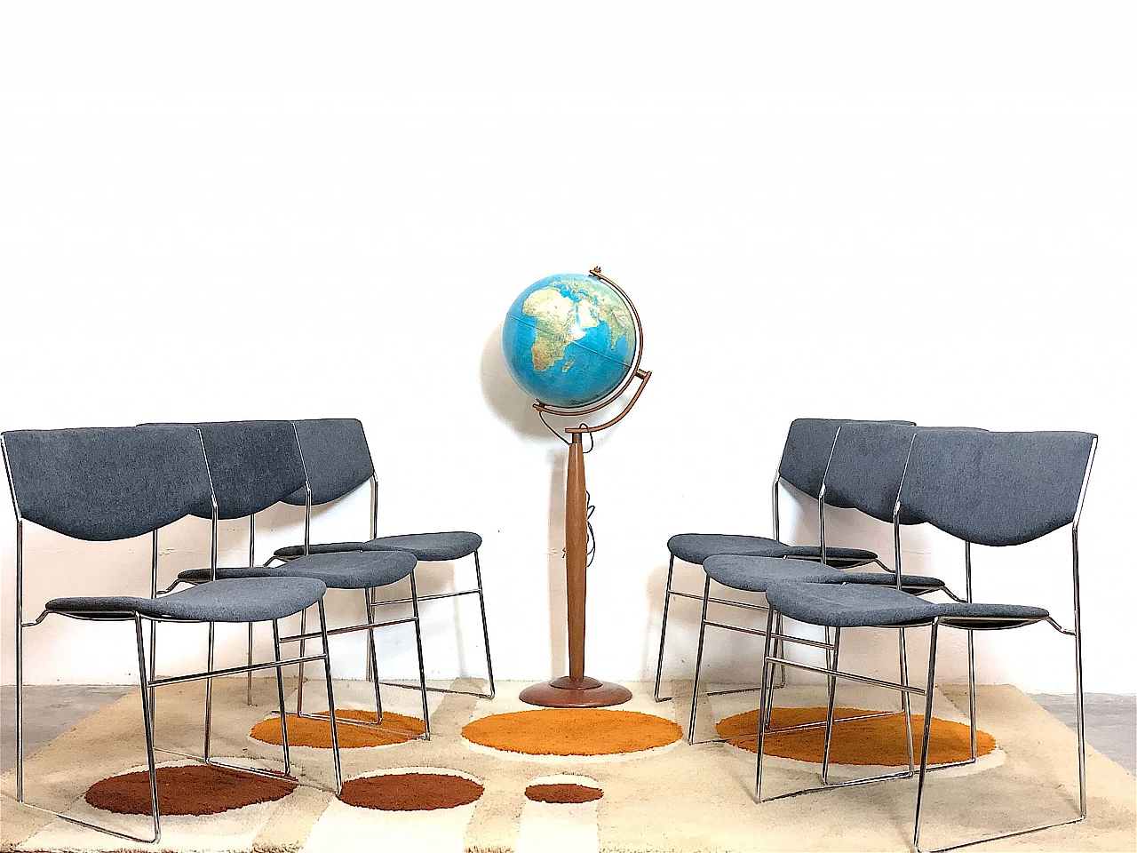 6 Bonomia grey stacking chairs, 1970s 2