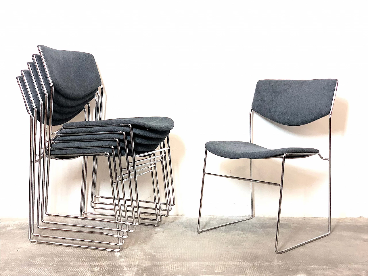 6 Bonomia grey stacking chairs, 1970s 9