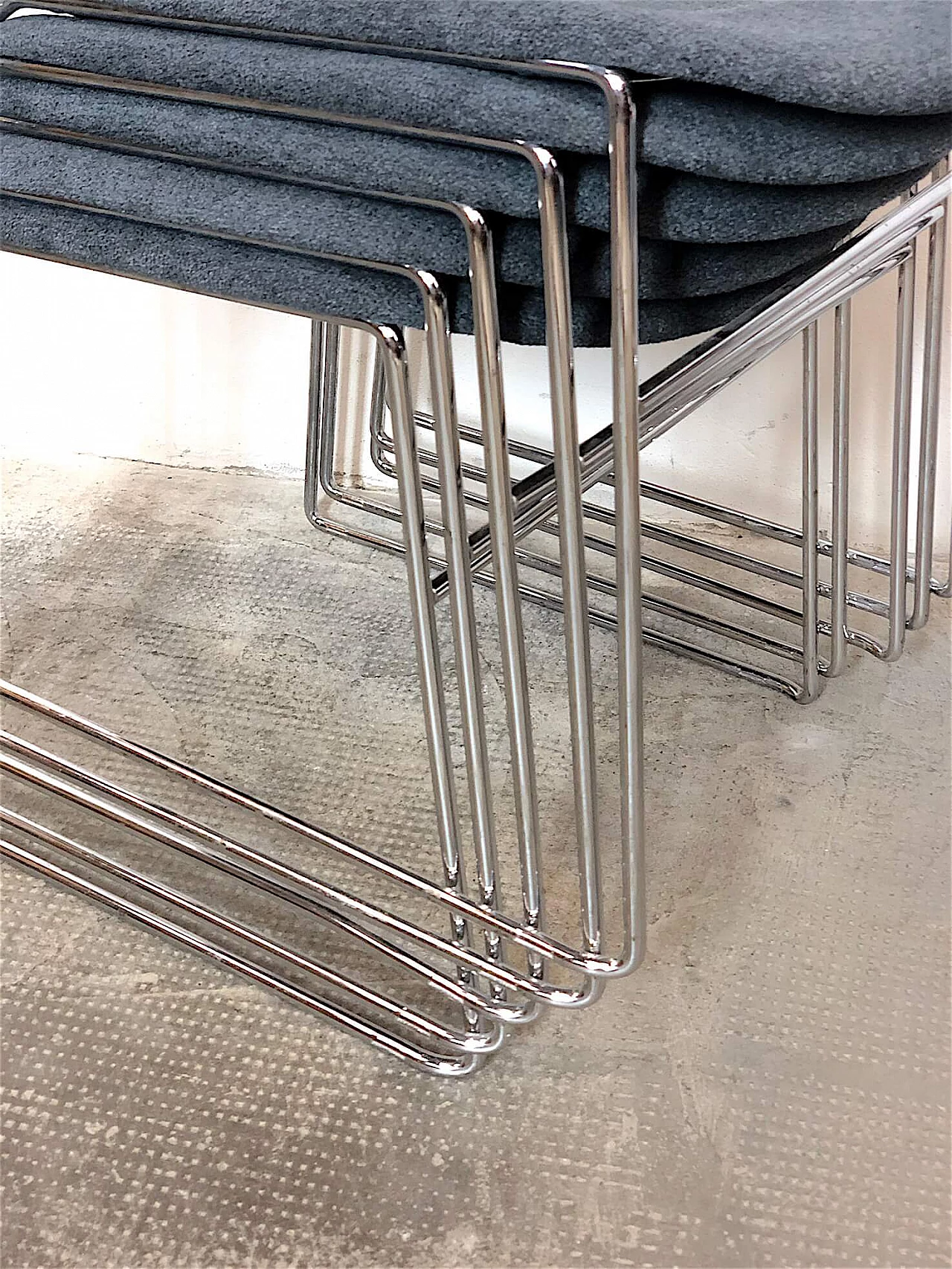 6 Bonomia grey stacking chairs, 1970s 10