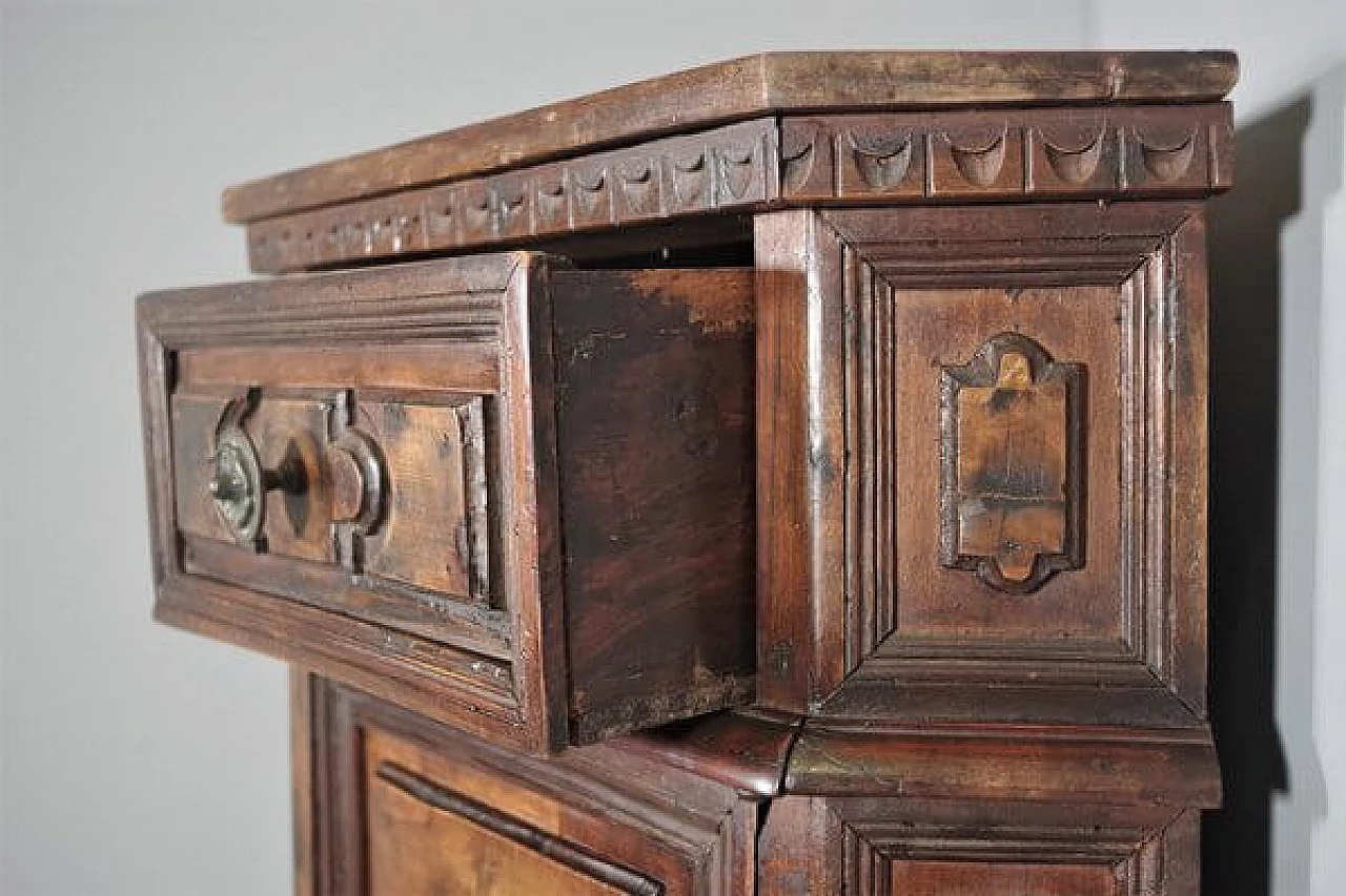 Umbertino corner cabinet in walnut burl, 19th century 8