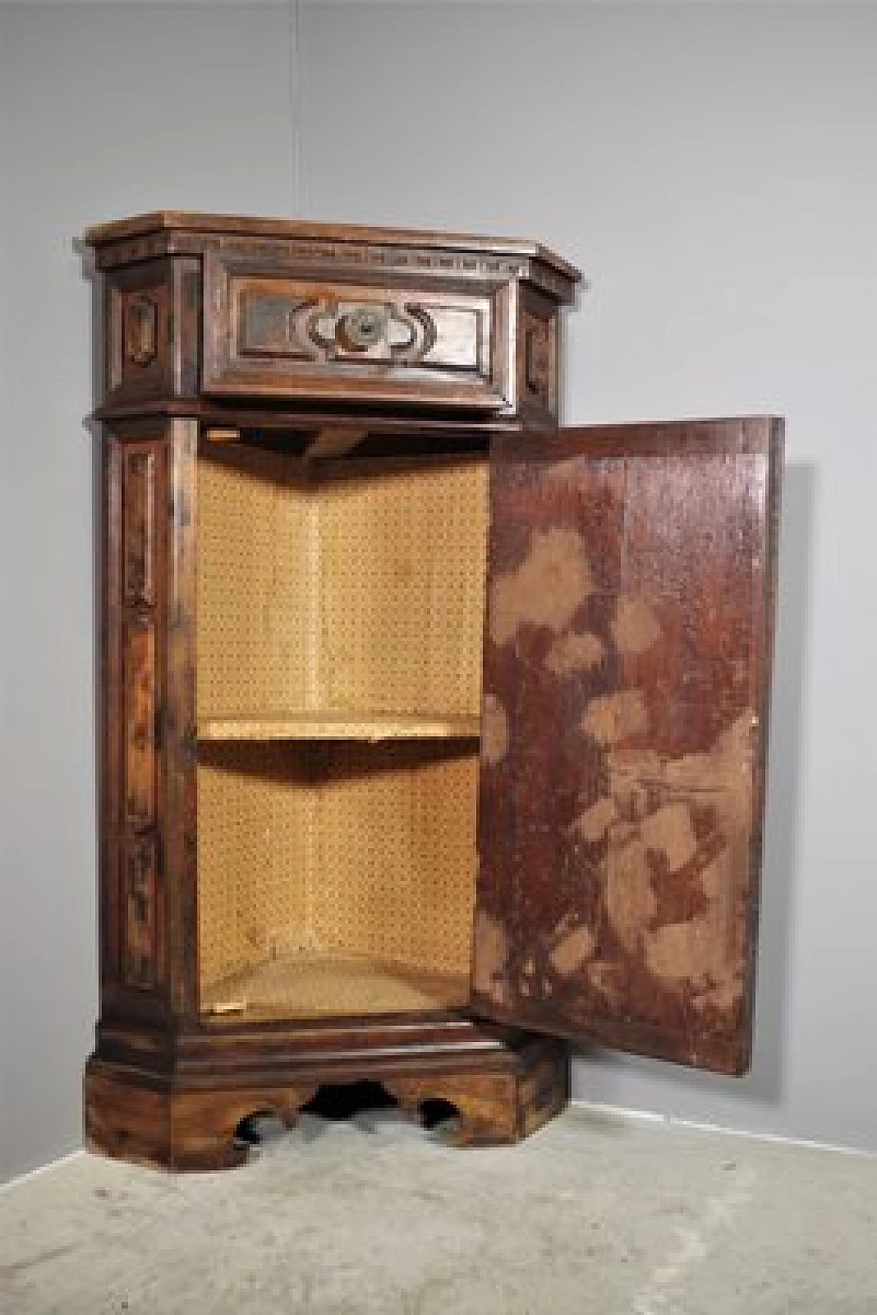 Umbertino corner cabinet in walnut burl, 19th century 9