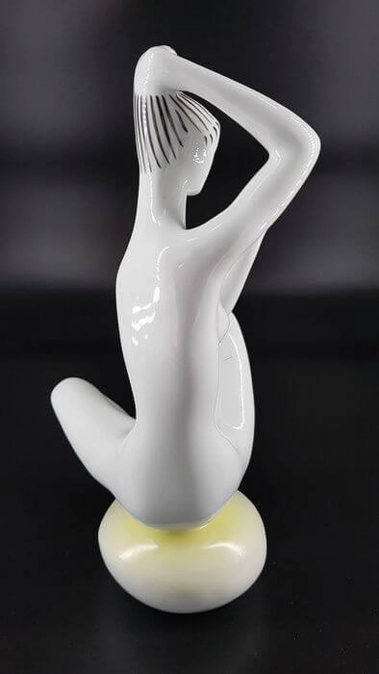 Virgin before the mirror, porcelain sculpture by János Török, 1950s 6