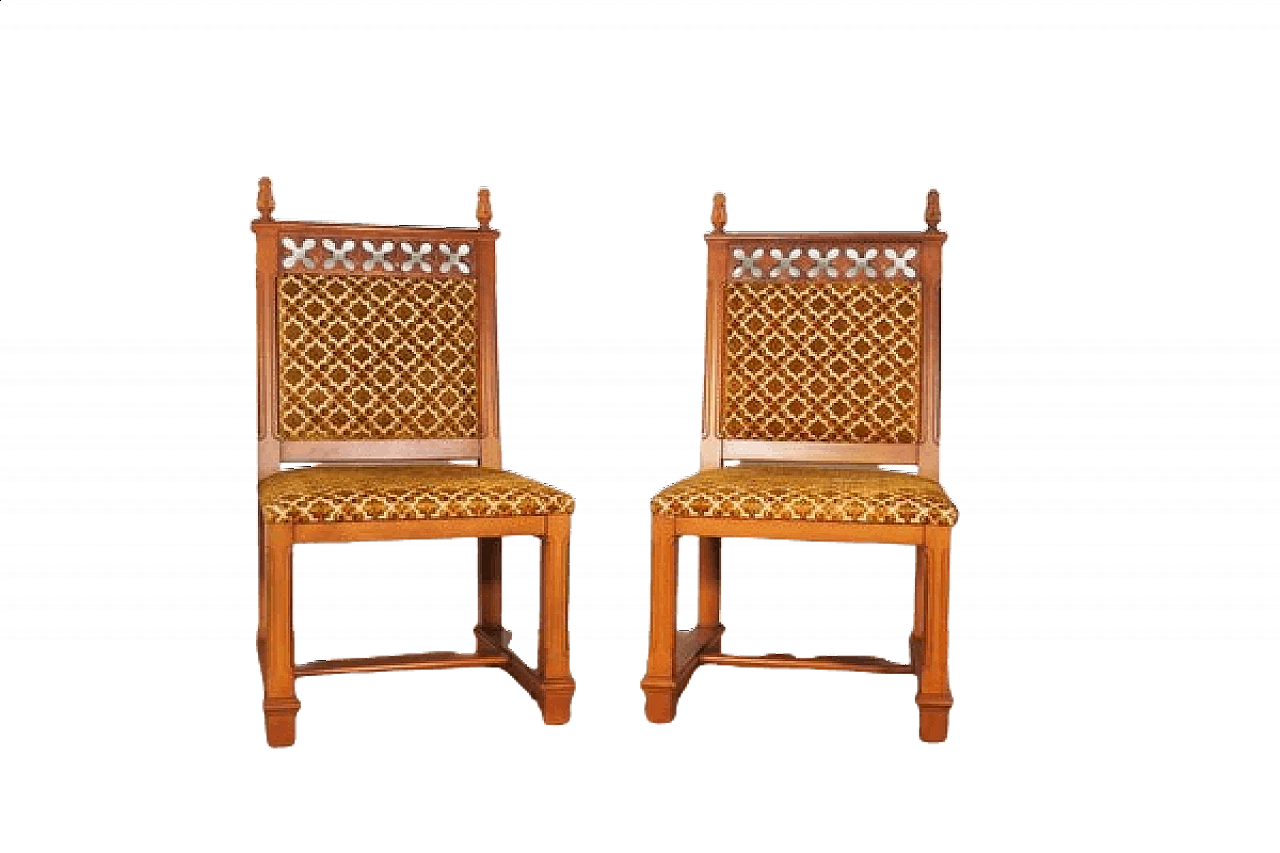 Coppia di sedie in legno intagliato e velluto, anni '70 11