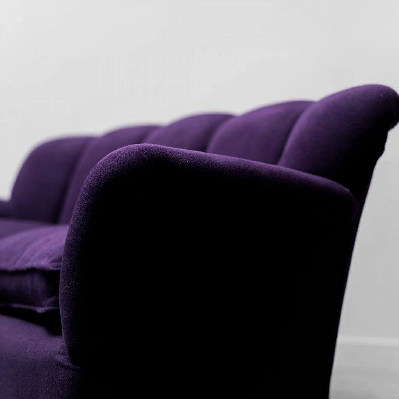 Purple velvet 2-seater sofa, 1950s 3