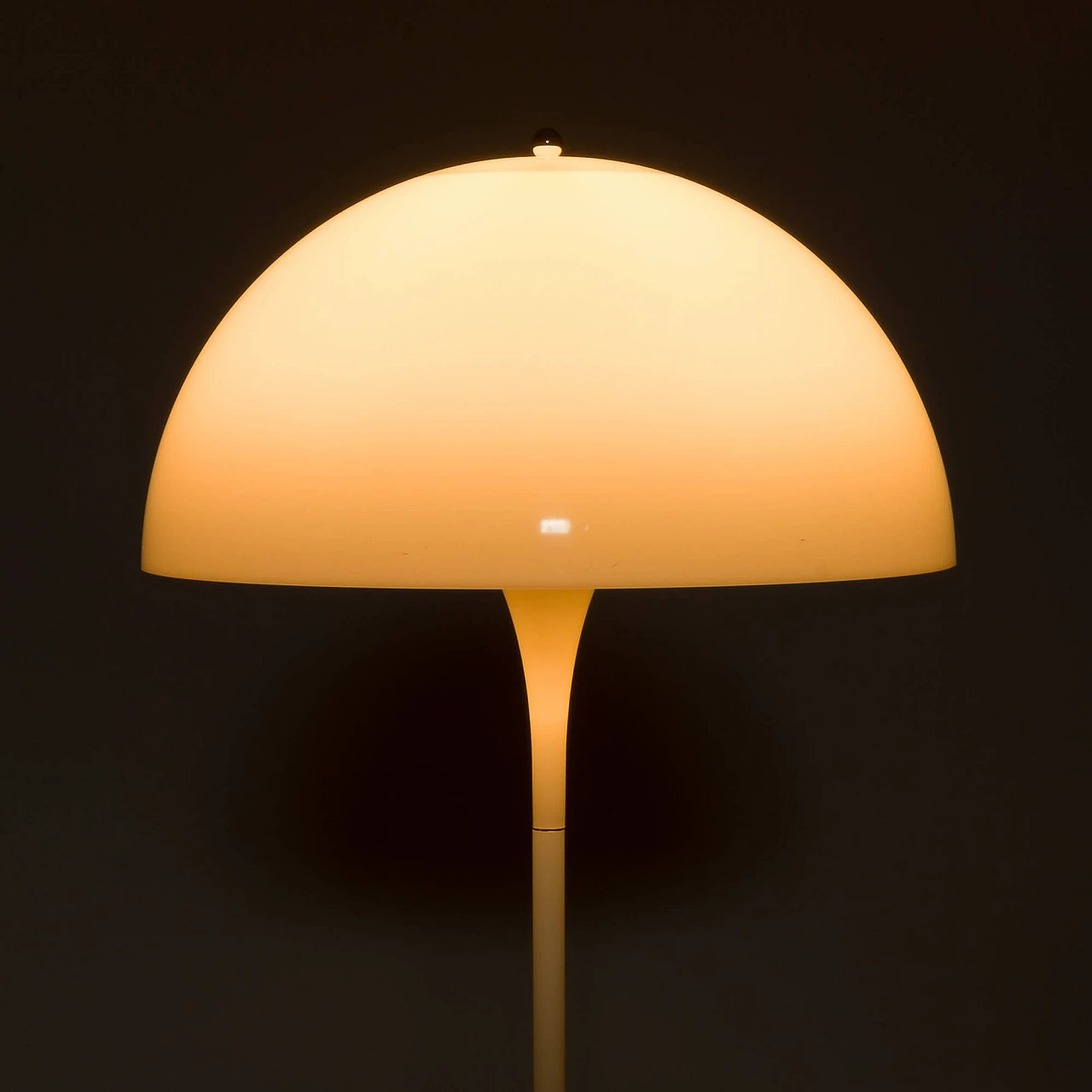 Lampada Panthella di Verner Panton per Louis Poulsen, anni '70 6