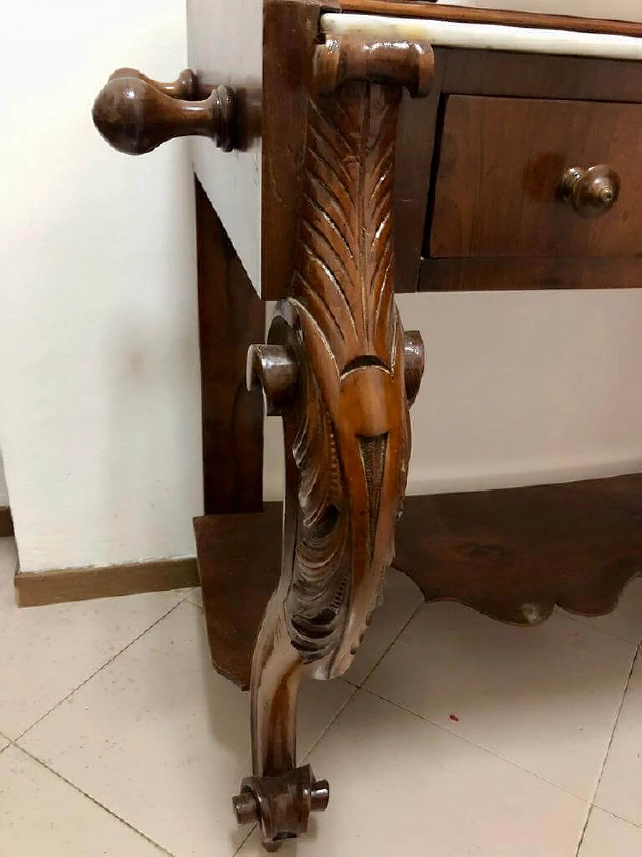 Walnut dressing table with marble top, 19th century 7
