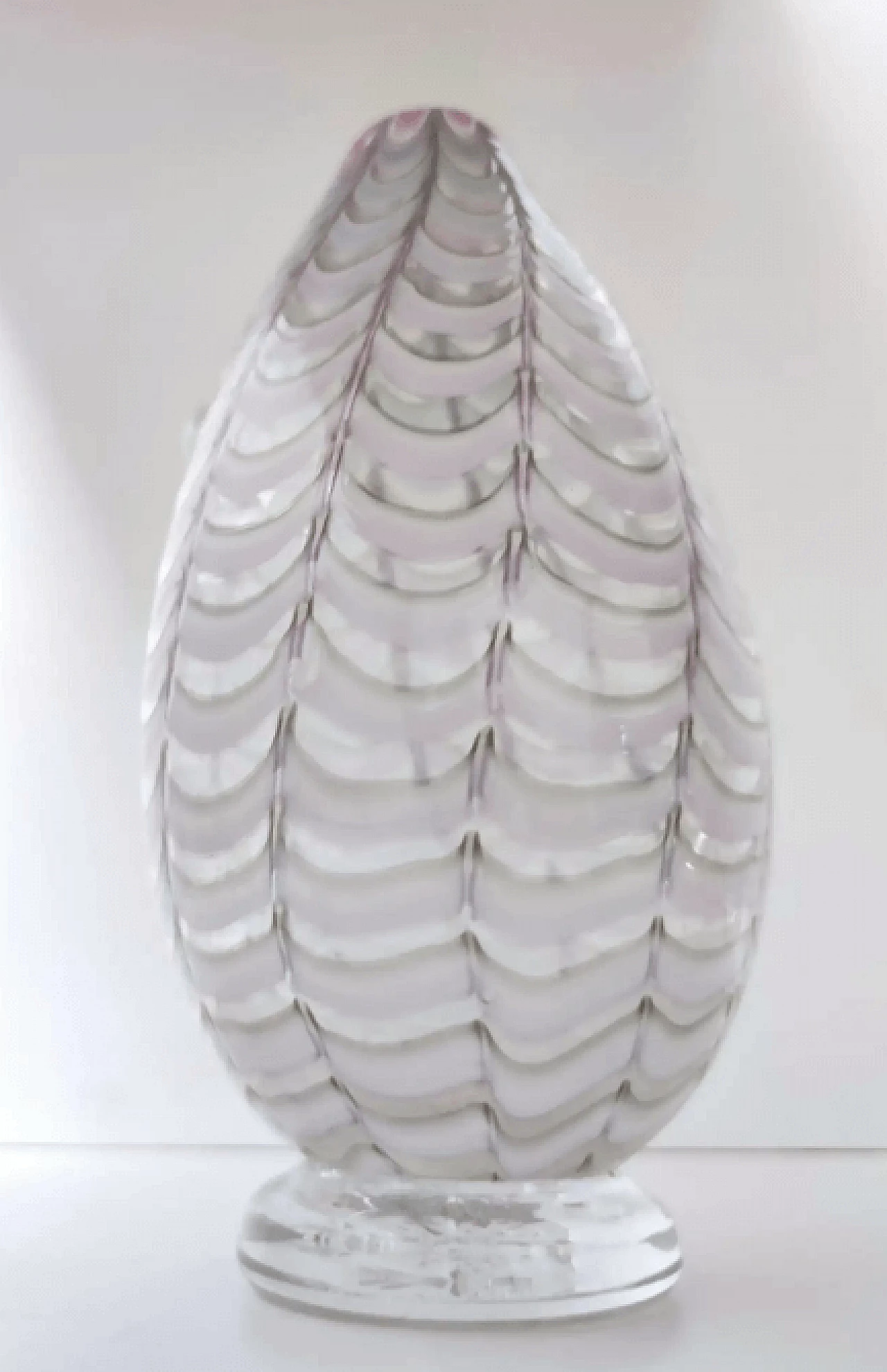 Lilac and transparent Murano glass vase, 1940s 5