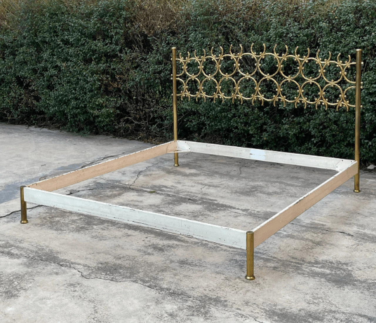 Brass bed by Osvaldo Borsani and Arnaldo Pomodoro, 1960s 3