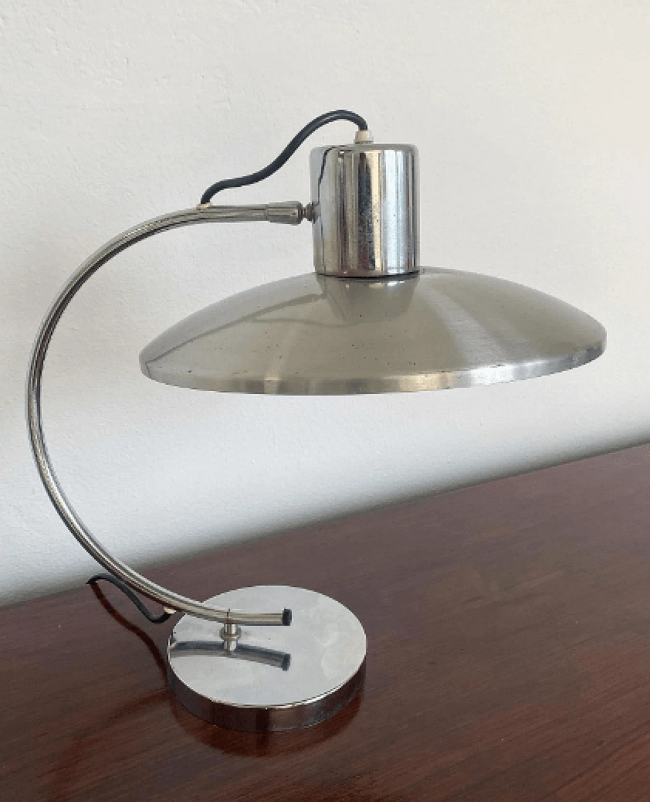 Lampada da tavolo in metallo e alluminio, anni '60 3