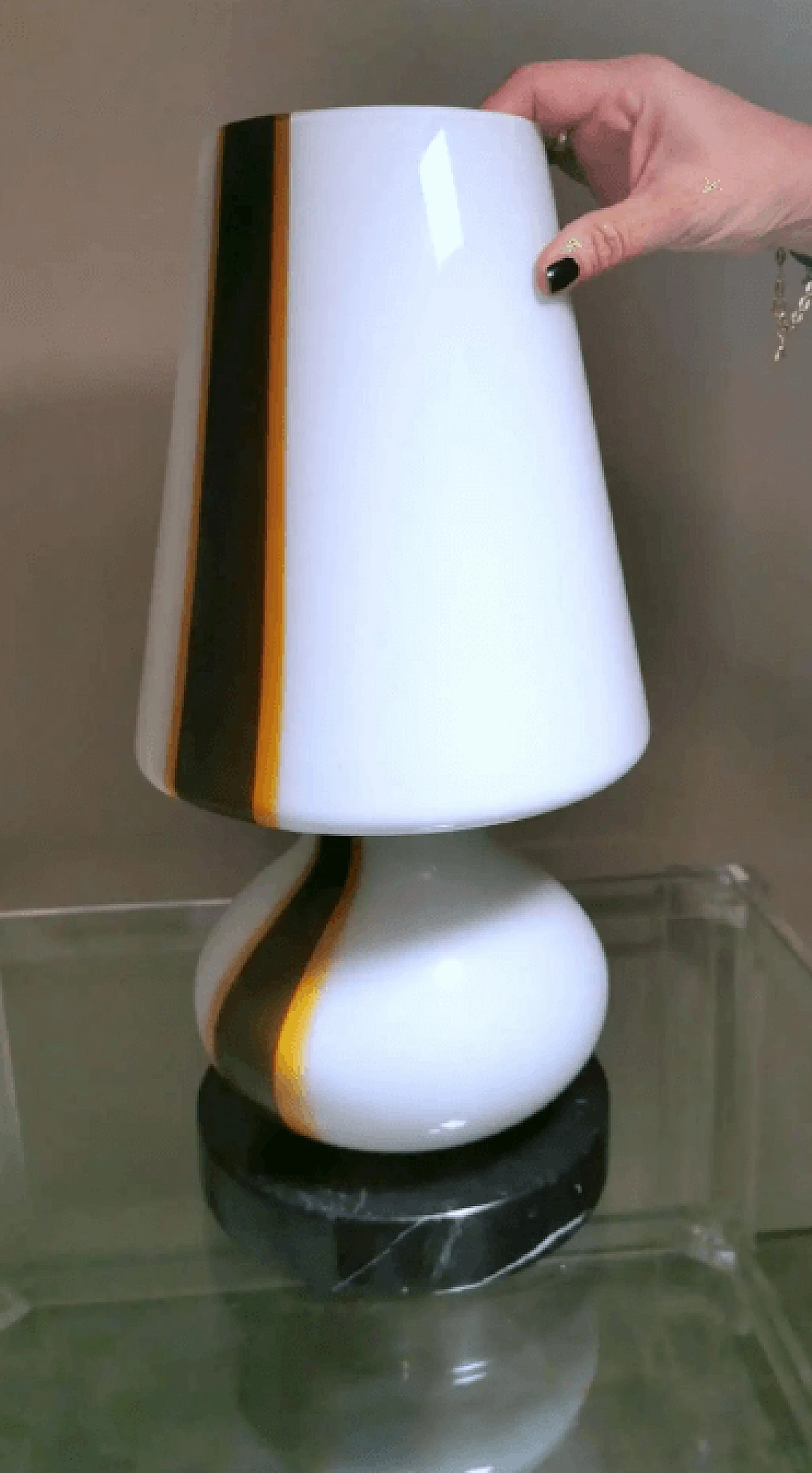 Murano opaline glass table lamp and marble base, 1970s 13
