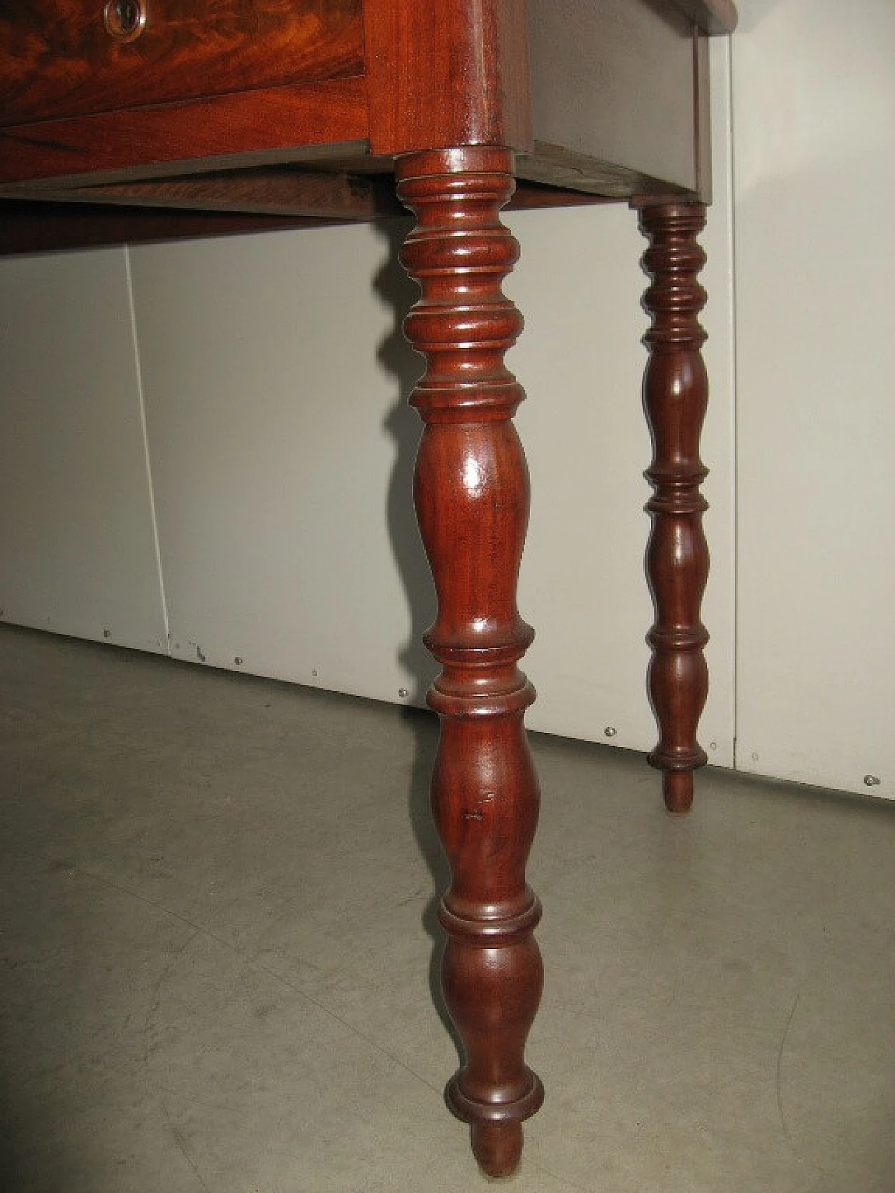 Desk with mahogany feather bookcase, 19th century 5