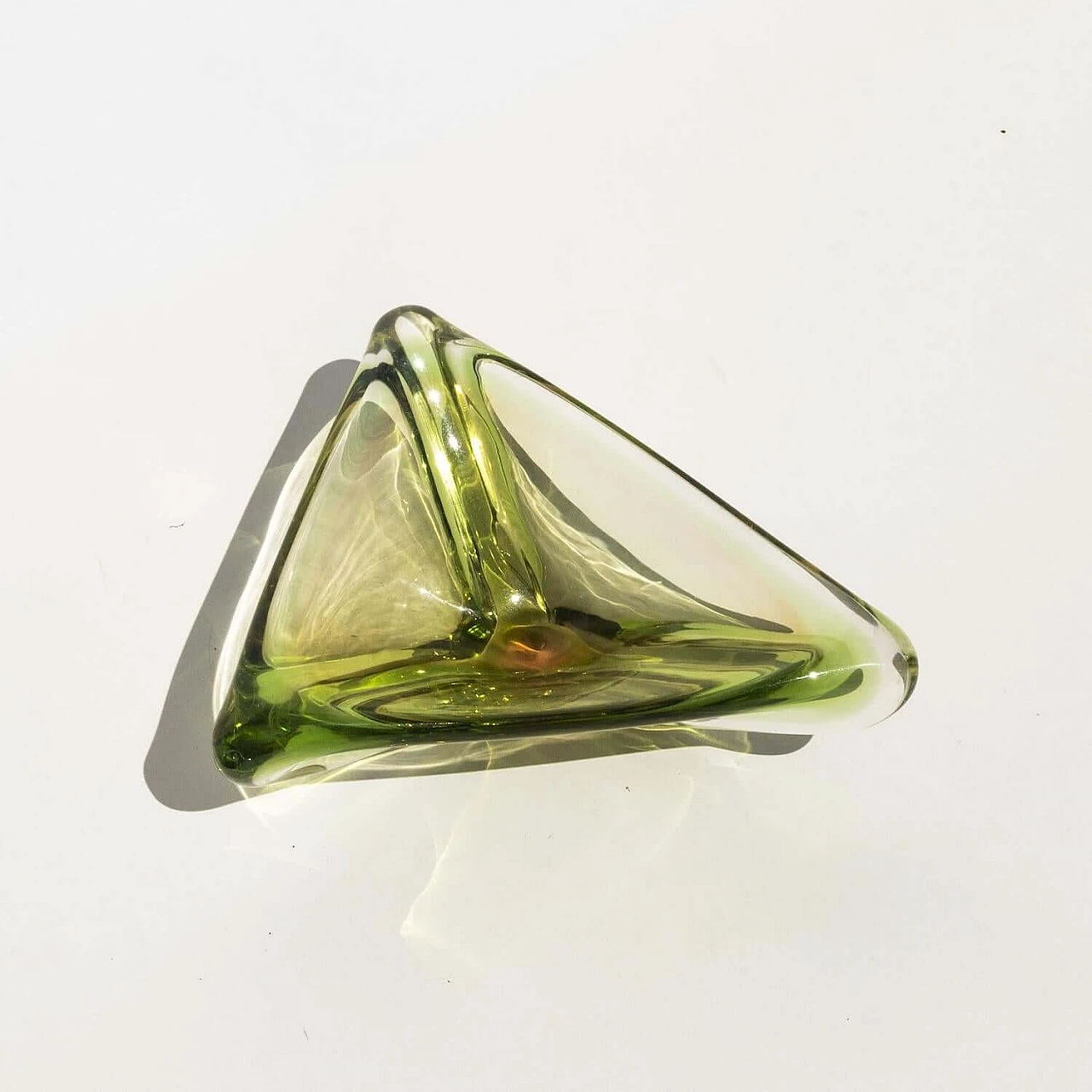Murano glass ashtray with uranium, 1960s 3