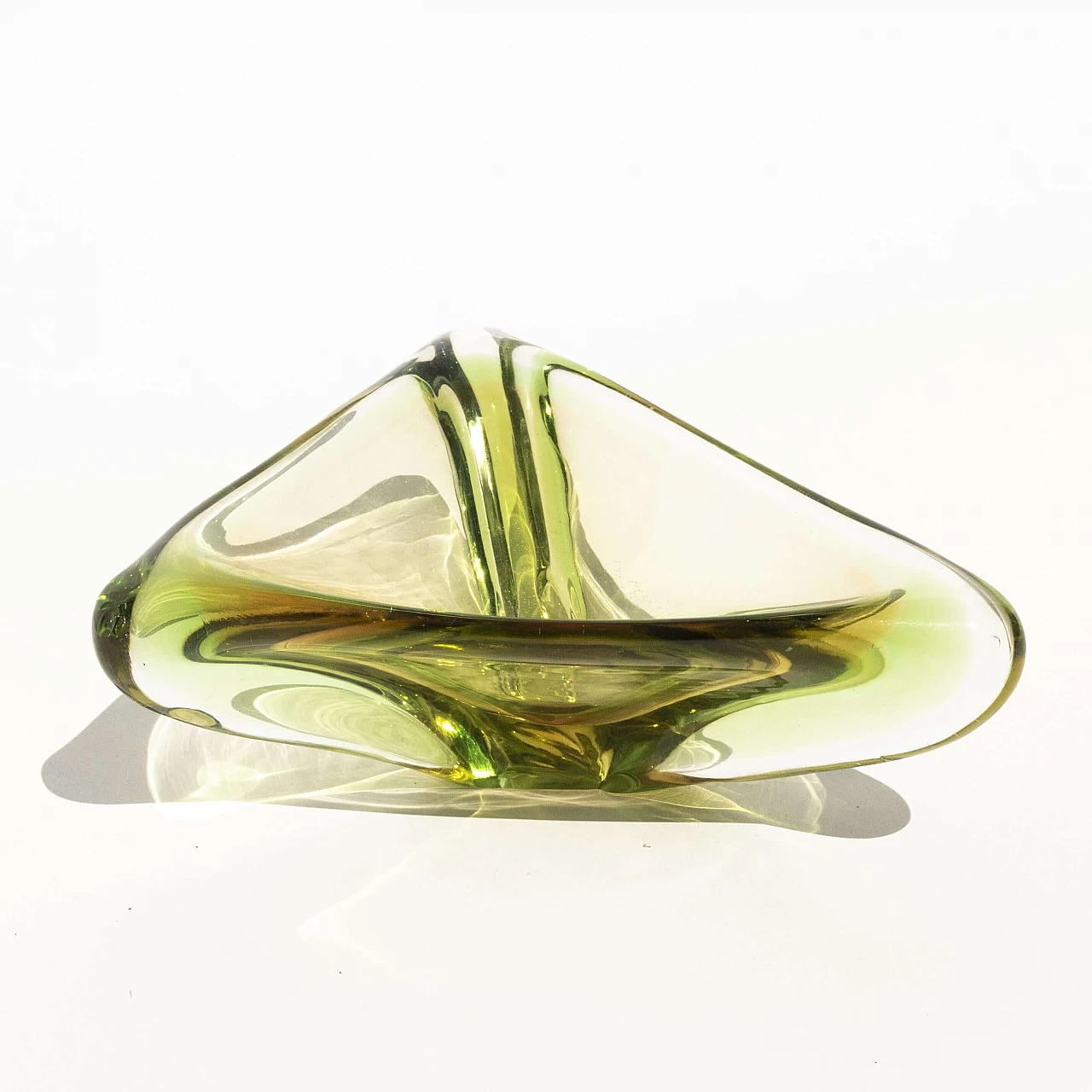 Murano glass ashtray with uranium, 1960s 5