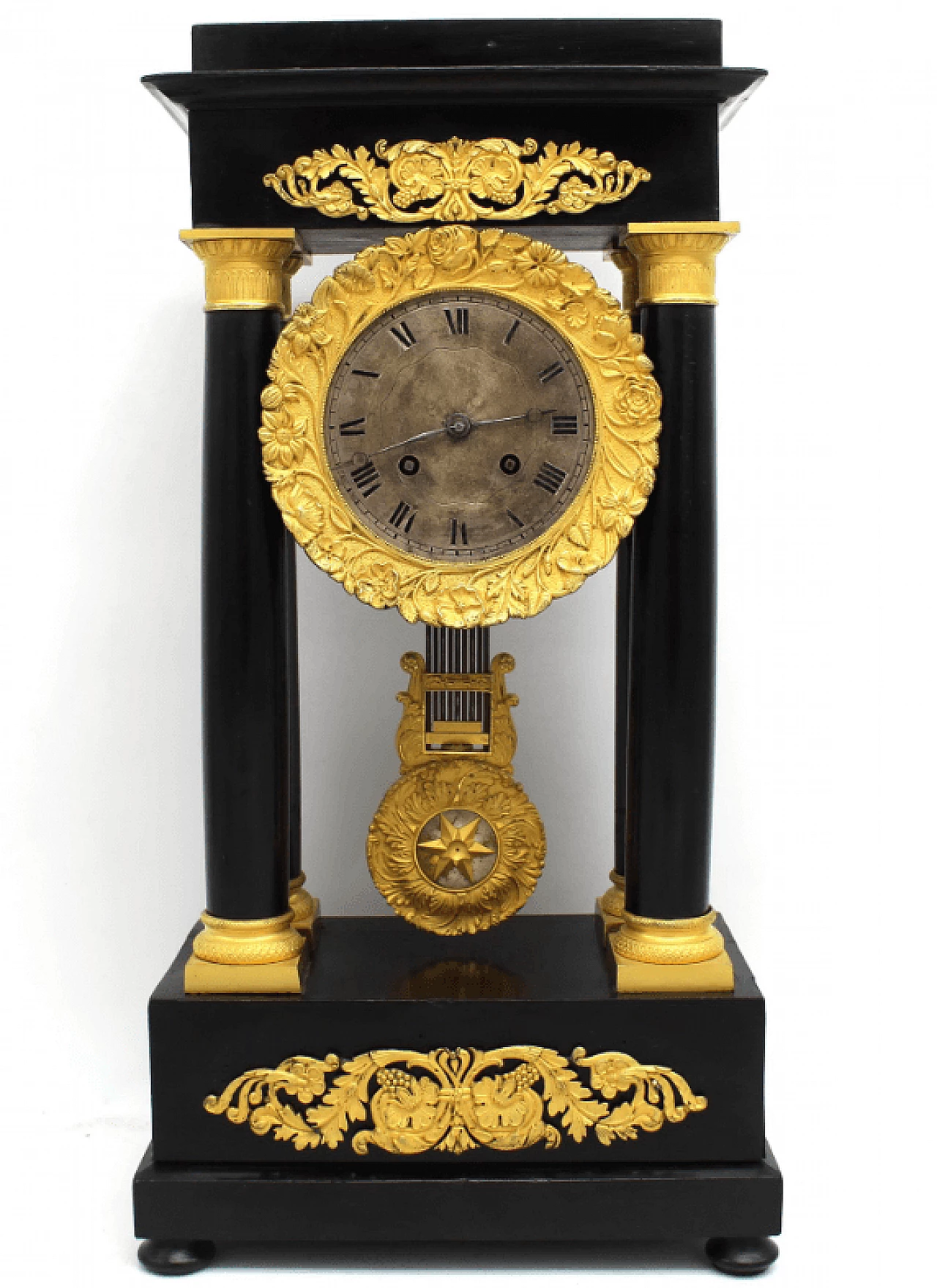Empire style pendulum clock in ebonized wood, early 19th century 10