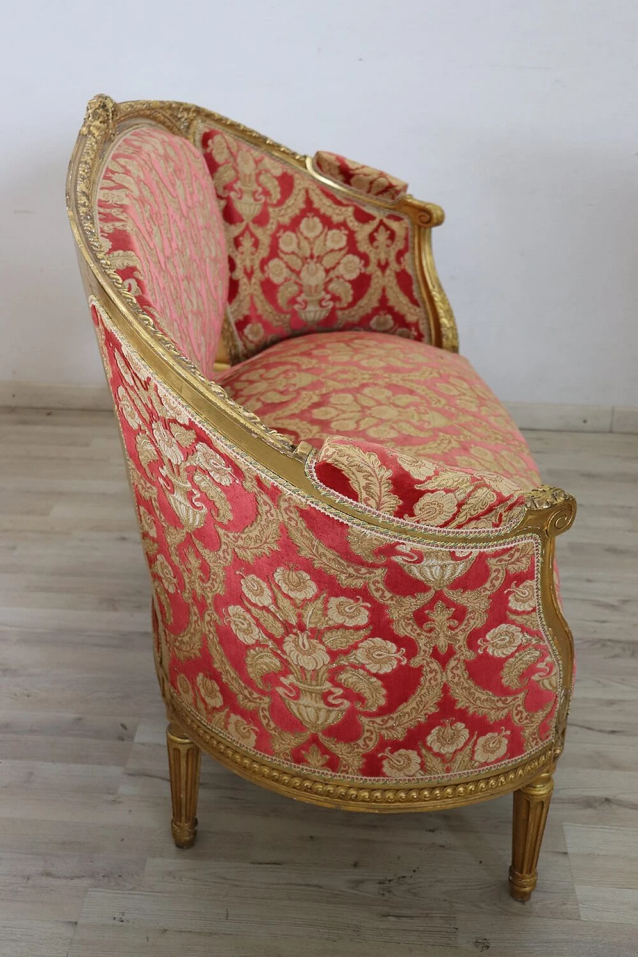 Un divano con 4 poltrone in legno e tessuto stile Luigi XVI, primo '900 7
