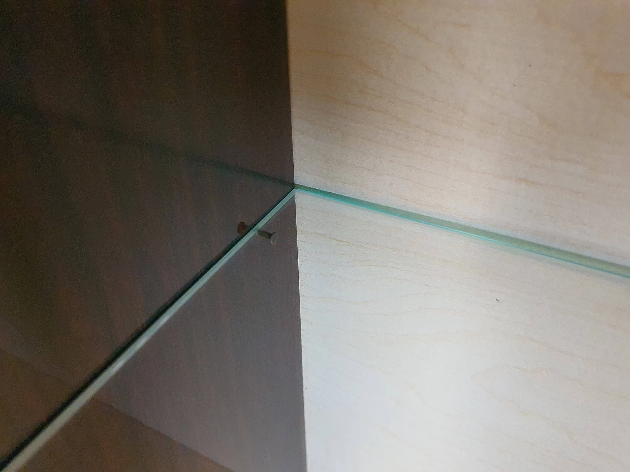 Rosewood showcase with glass shelves, 1950s 21