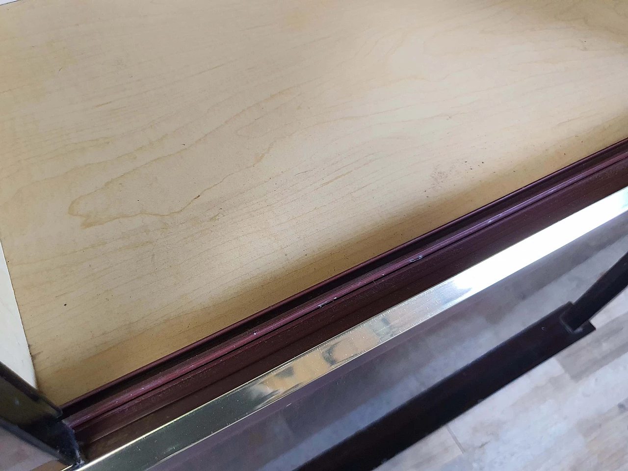 Rosewood showcase with glass shelves, 1950s 36