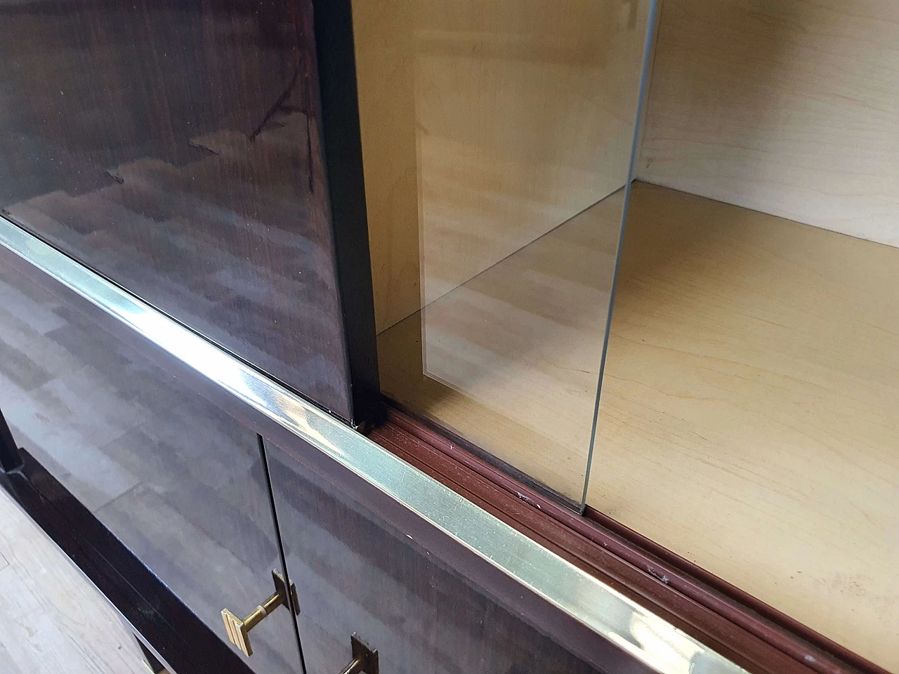 Rosewood showcase with glass shelves, 1950s 37