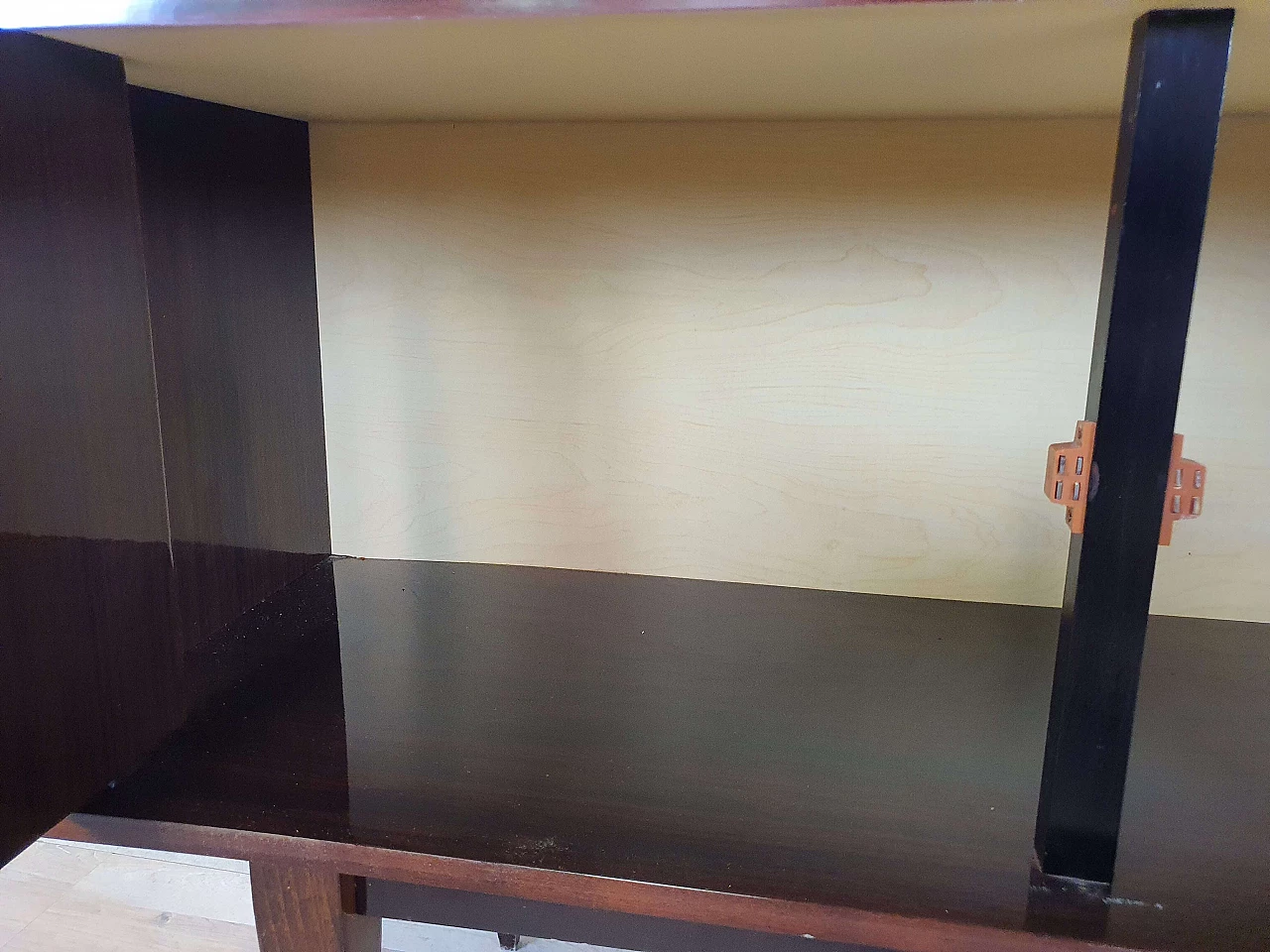 Rosewood showcase with glass shelves, 1950s 44