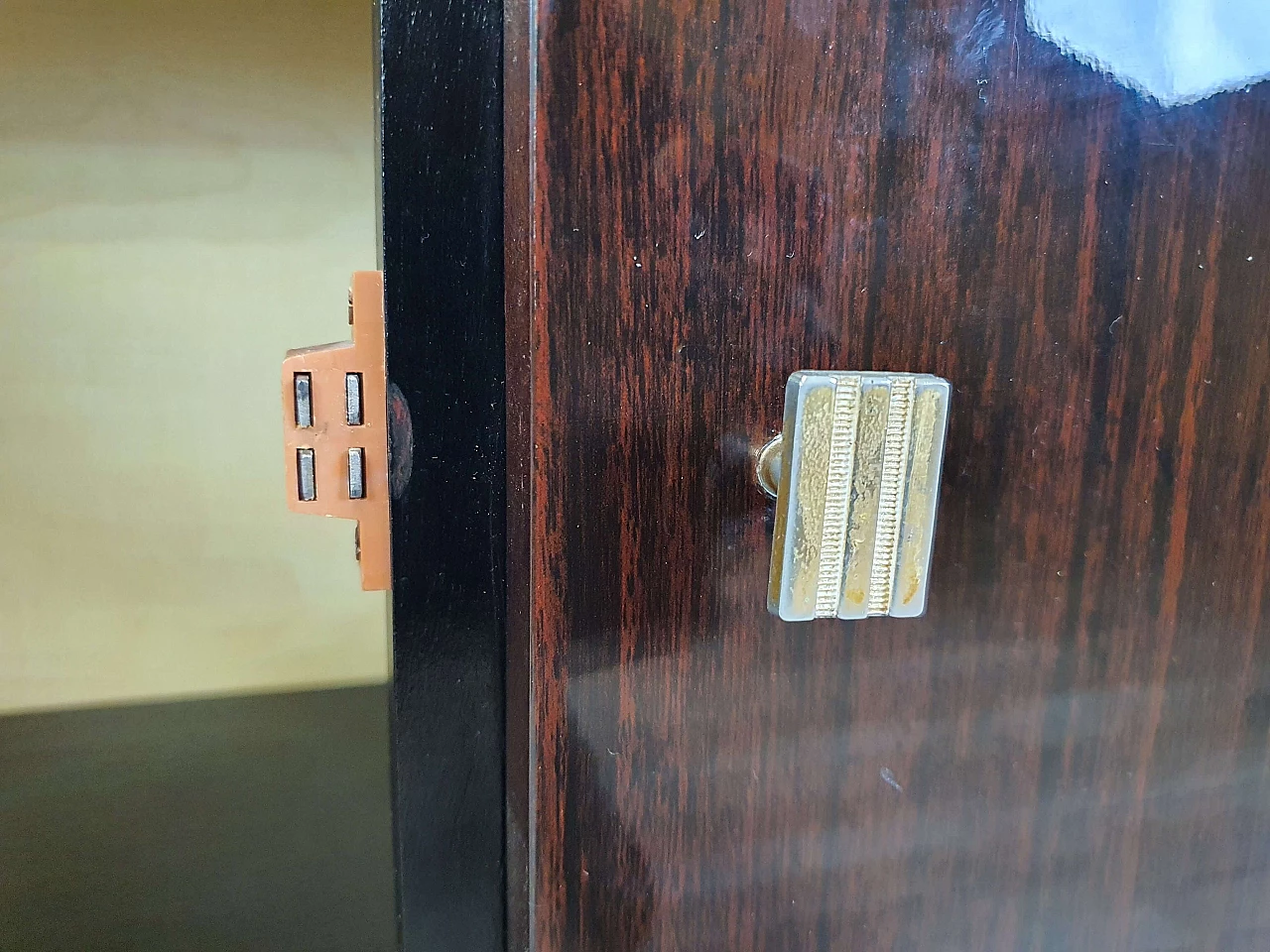 Rosewood showcase with glass shelves, 1950s 46