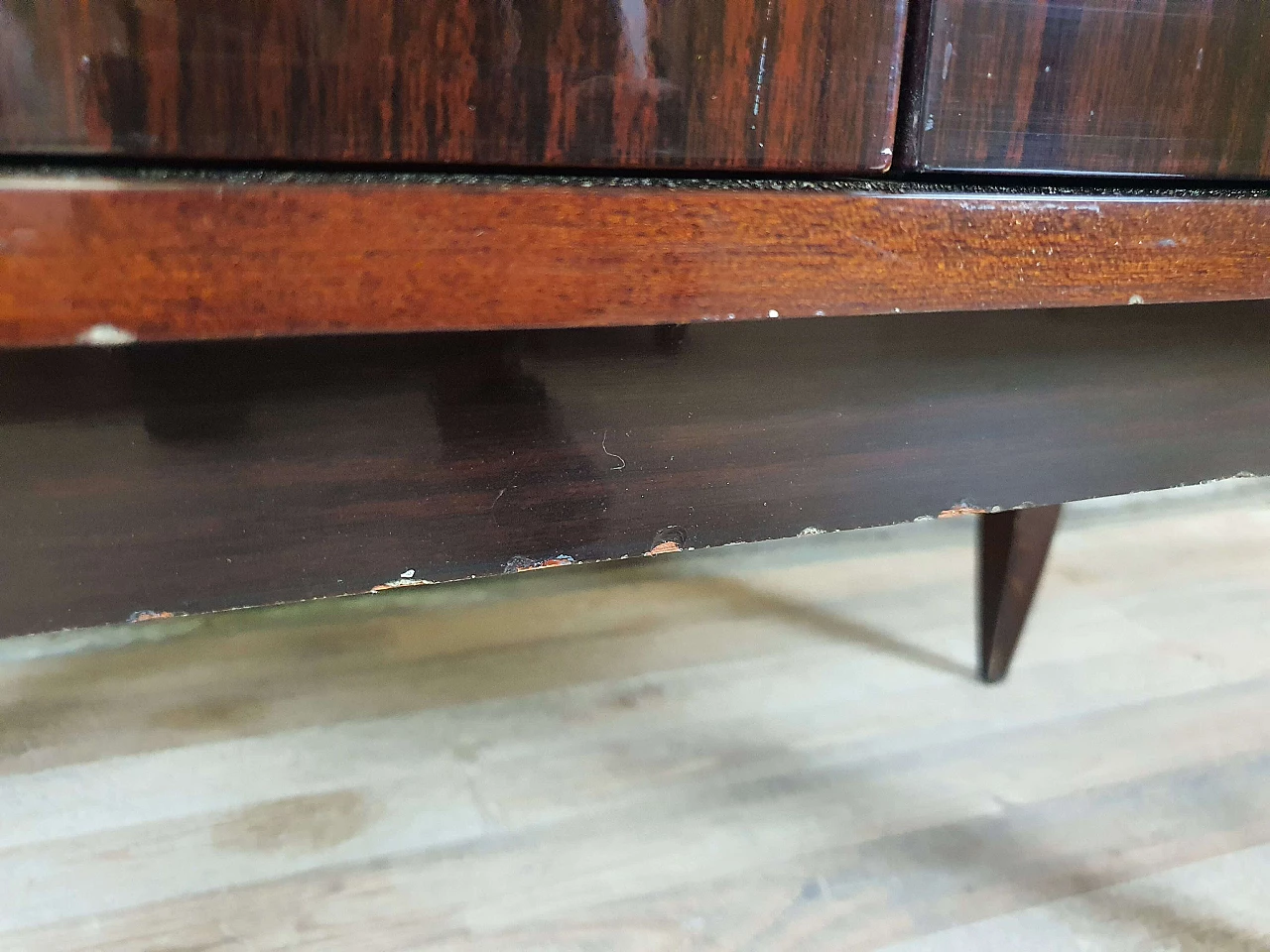 Rosewood showcase with glass shelves, 1950s 49