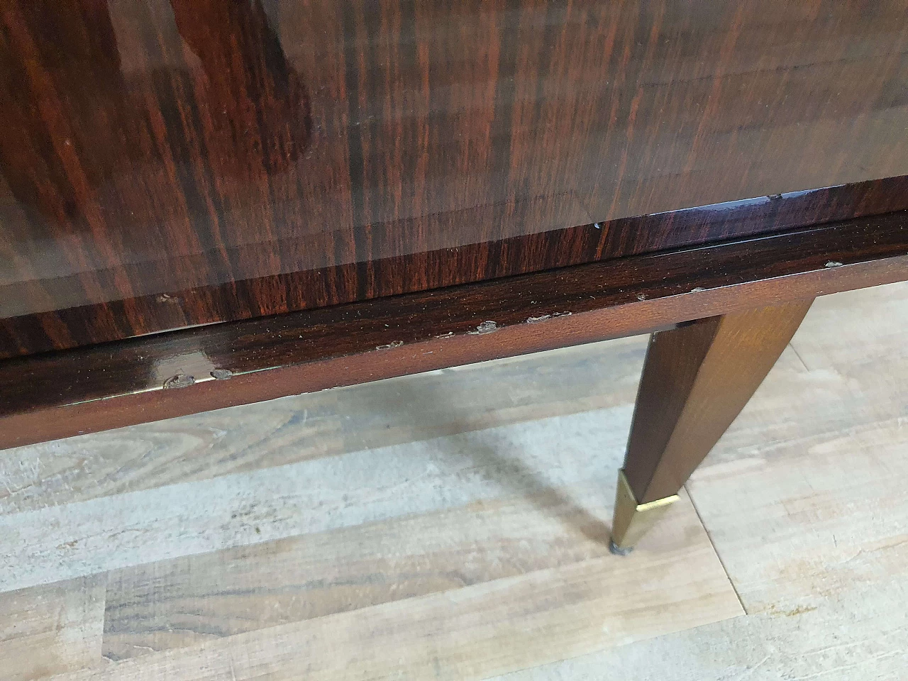 Rosewood showcase with glass shelves, 1950s 50