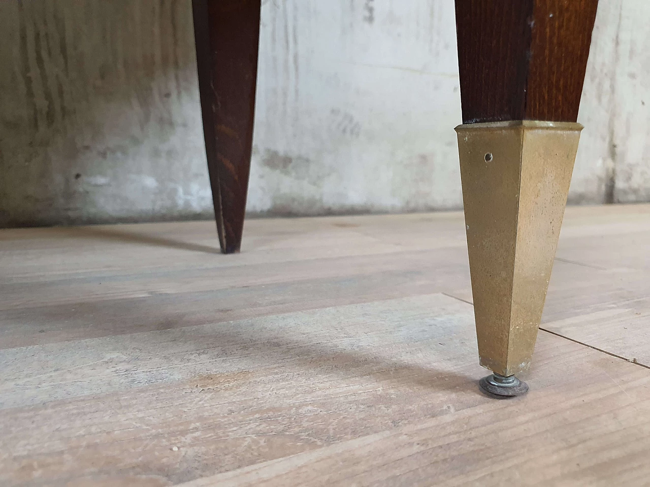 Rosewood showcase with glass shelves, 1950s 53