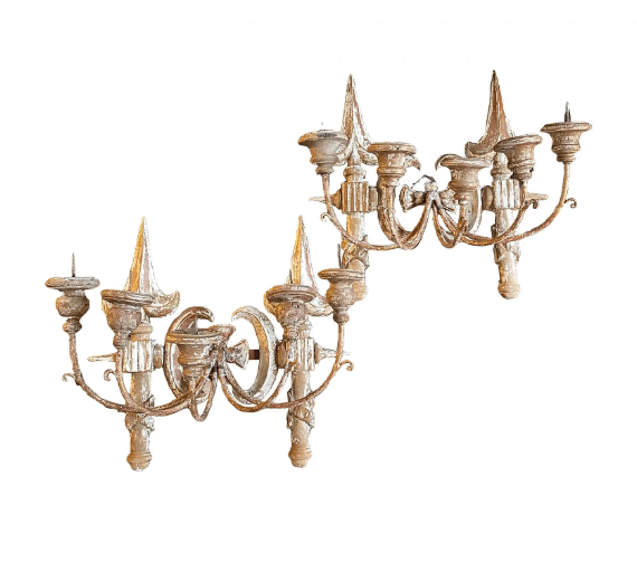 Pair of Tuscan hand-carved wooden candlesticks, late 19th century 1