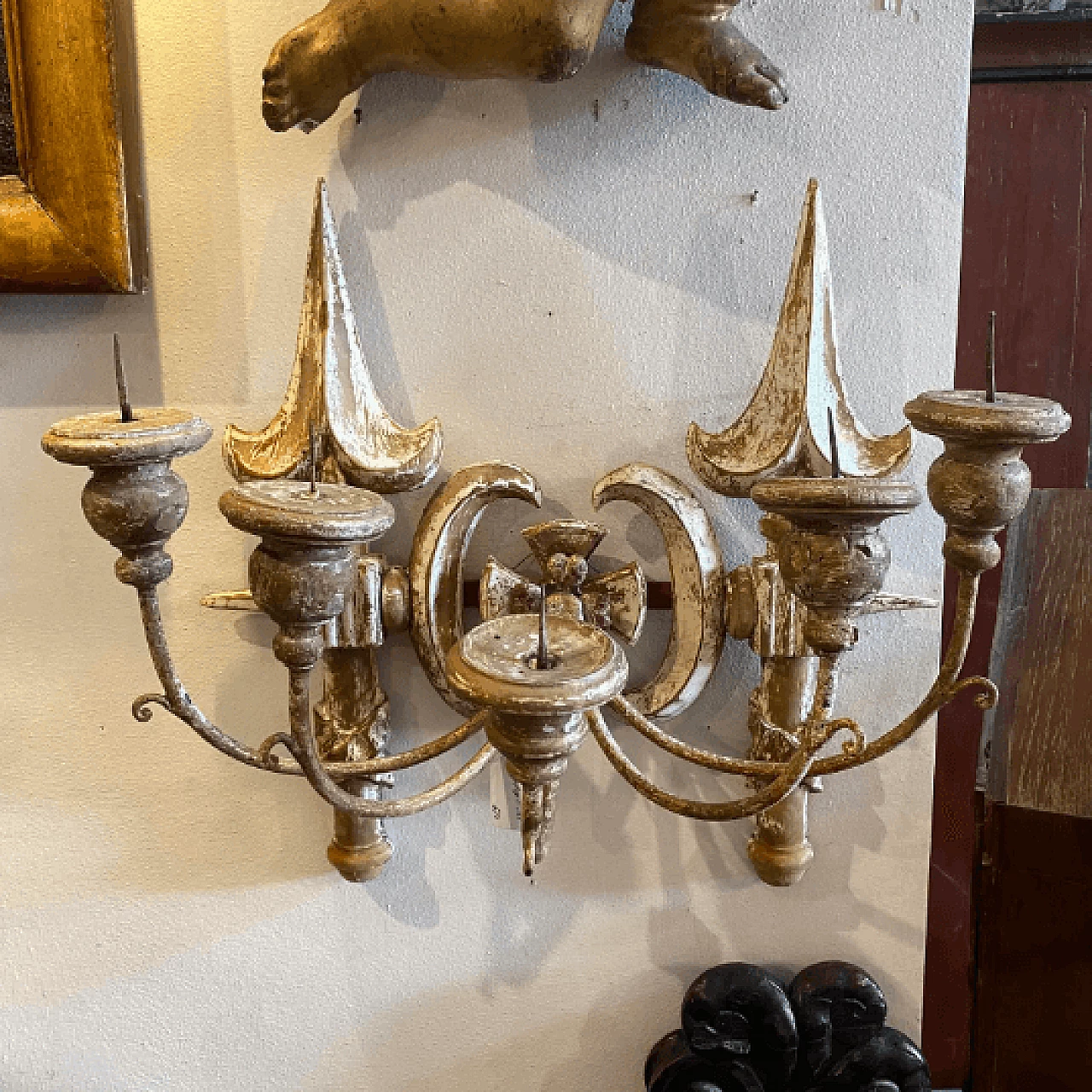 Pair of Tuscan hand-carved wooden candlesticks, late 19th century 3