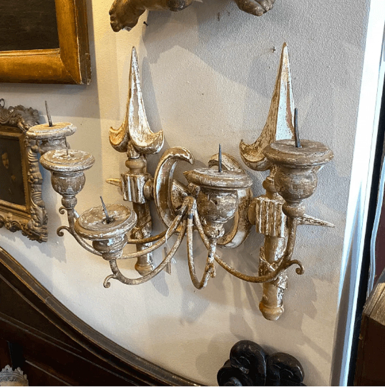 Pair of Tuscan hand-carved wooden candlesticks, late 19th century 4