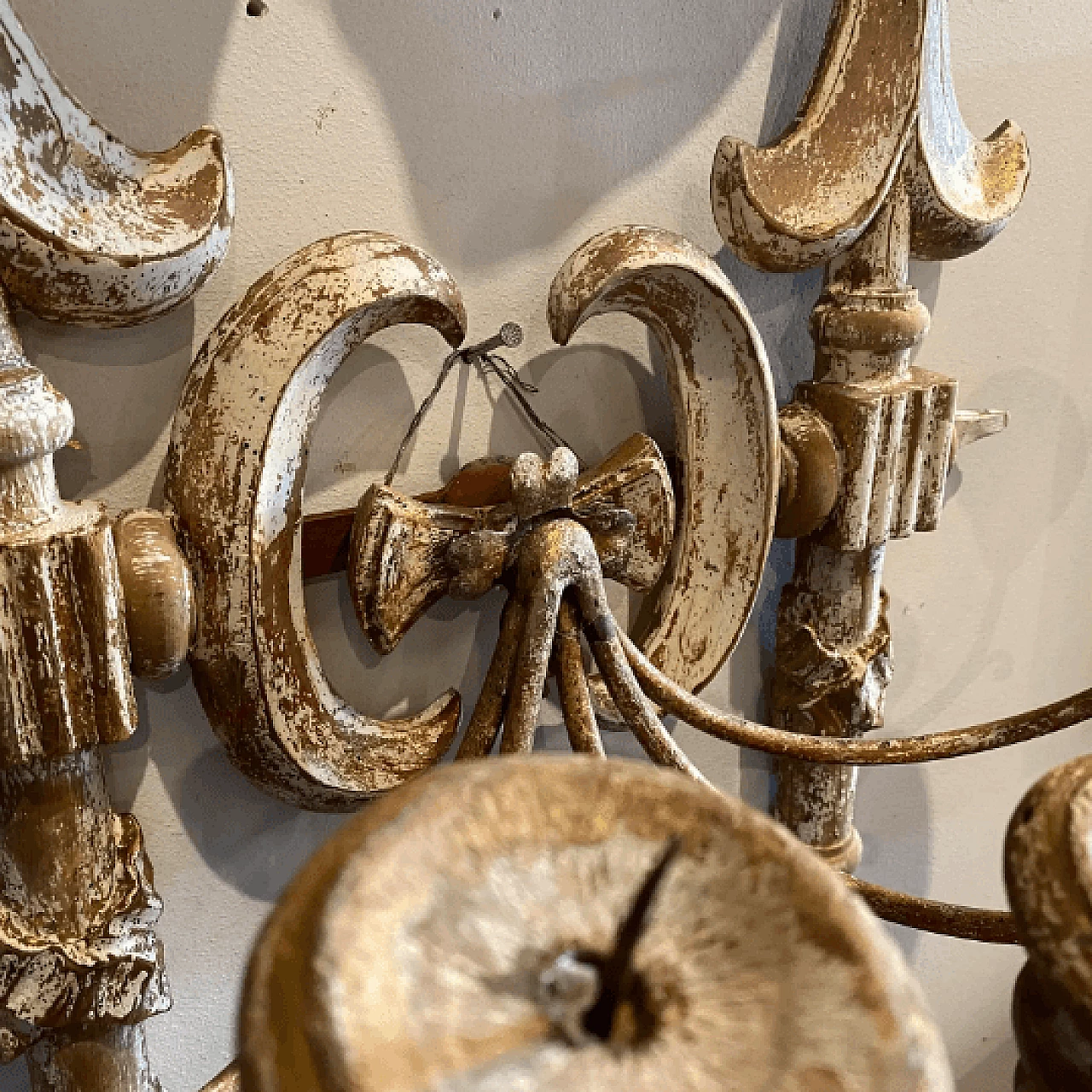 Pair of Tuscan hand-carved wooden candlesticks, late 19th century 6