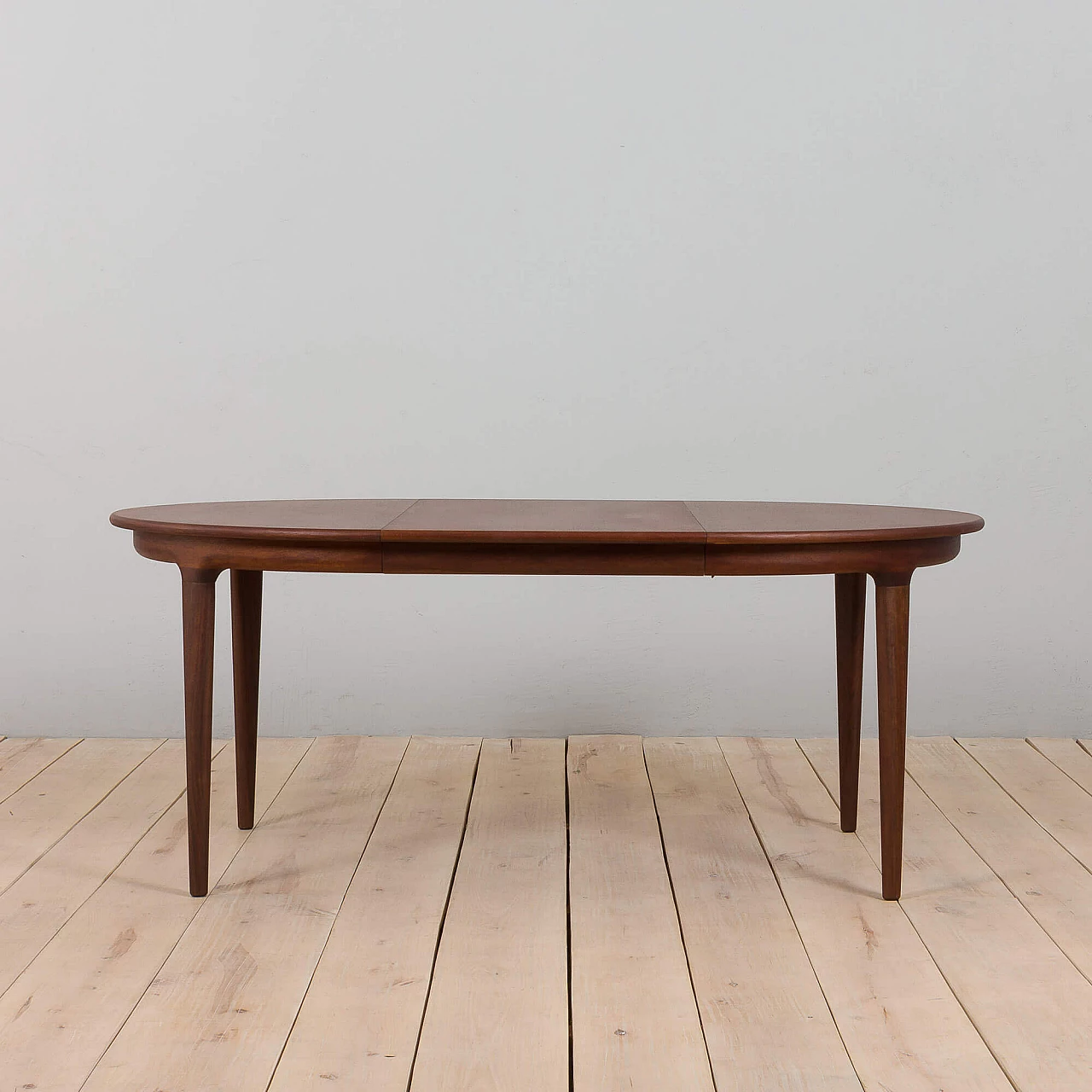 Rosewood round dining table by J. Andersen for Uldum Mobelfabrik, 1960s 5