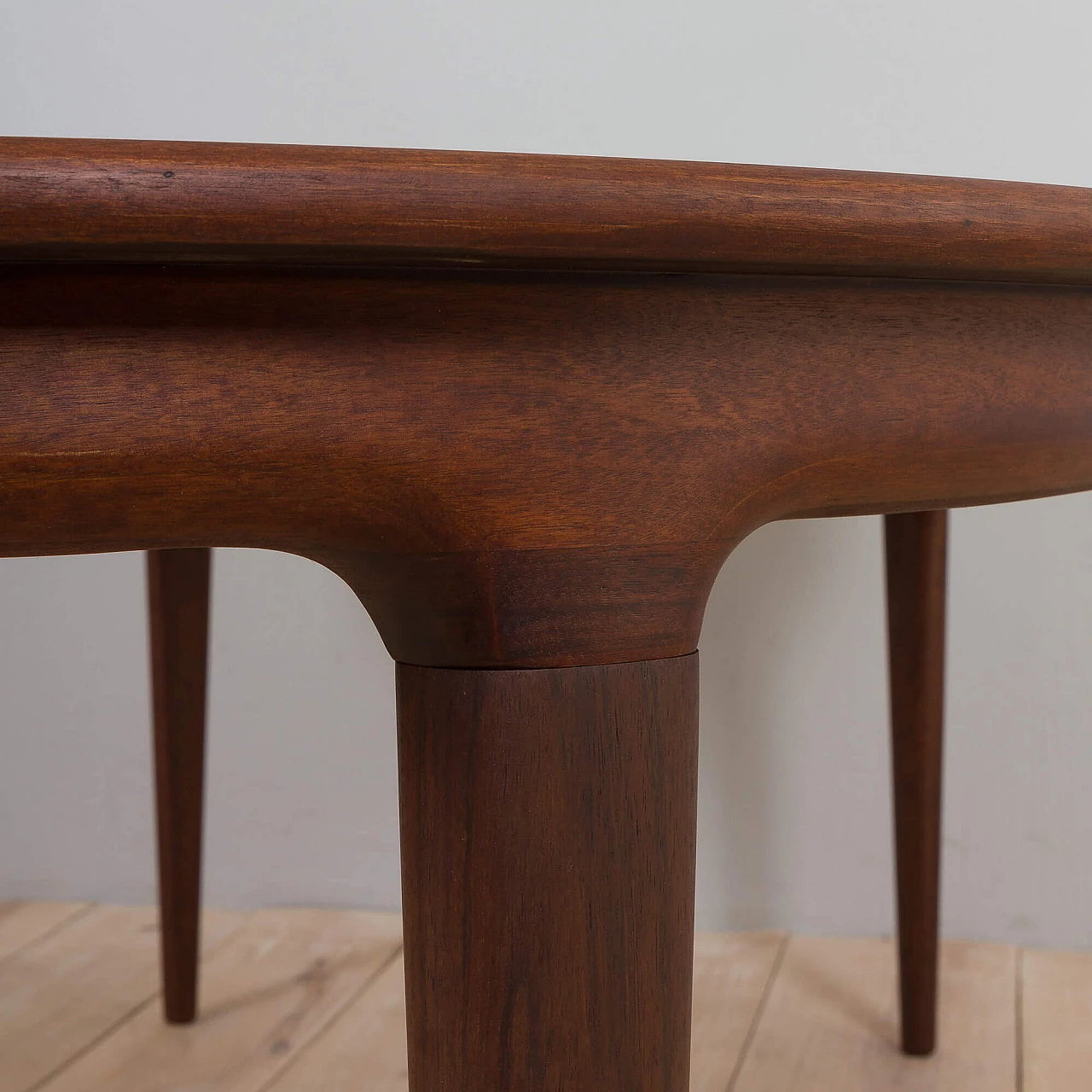 Rosewood round dining table by J. Andersen for Uldum Mobelfabrik, 1960s 11